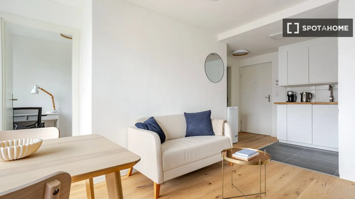 Apartment for rent - Photo 2 of 18