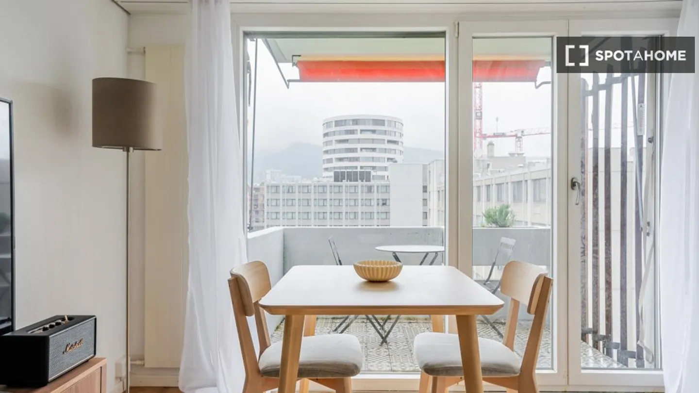 Apartment for rent - Photo 3 of 18