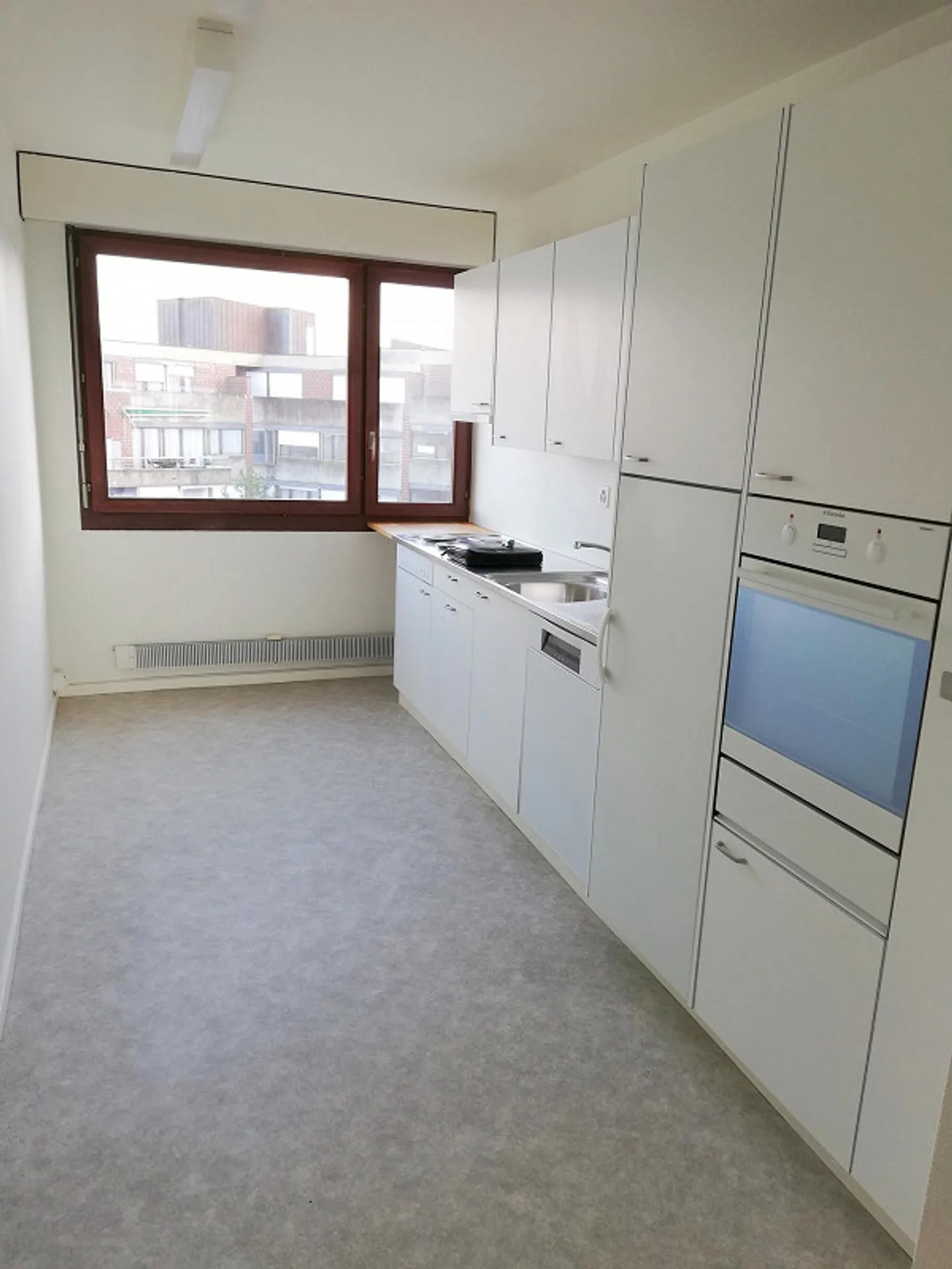 Bright 3.5 Room Apartment - Photo 4 of 6