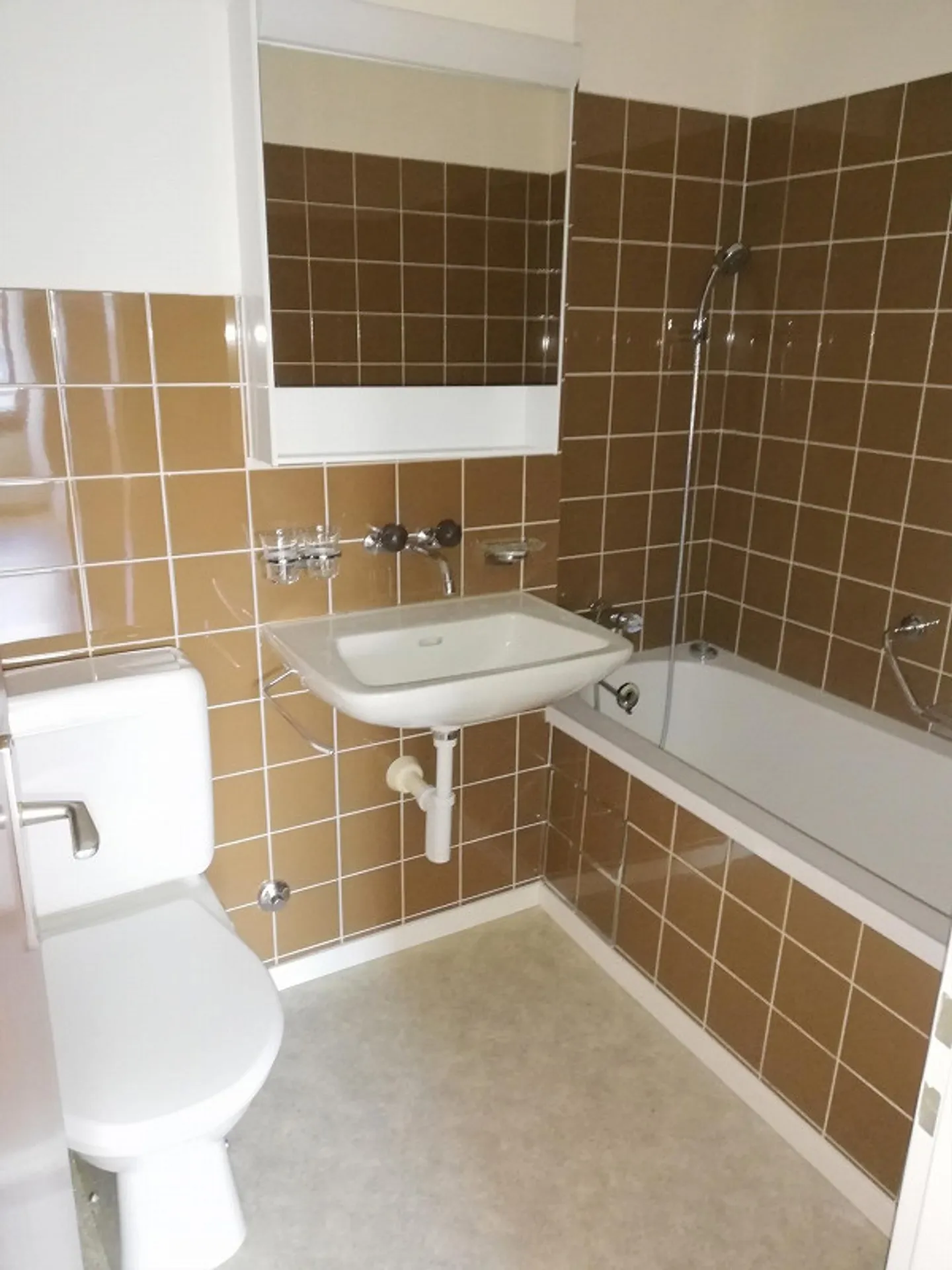 Bright 3.5 Room Apartment - Photo 5 of 6