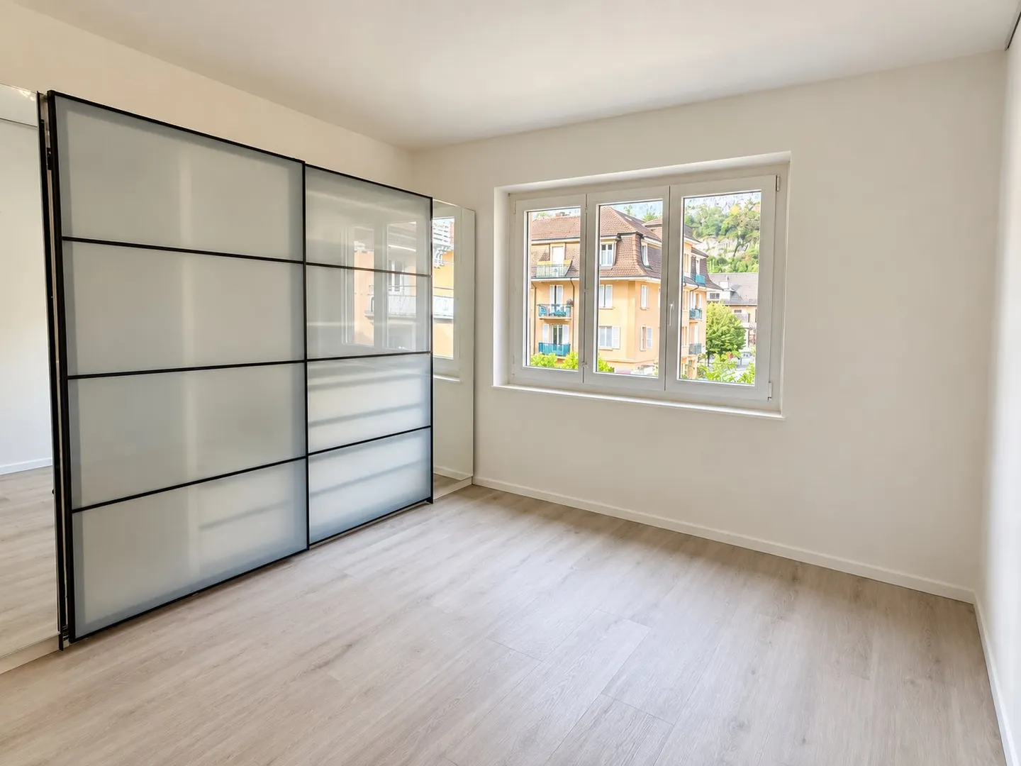 Renovated Apartment in Saint-Maurice - Photo 3 of 9