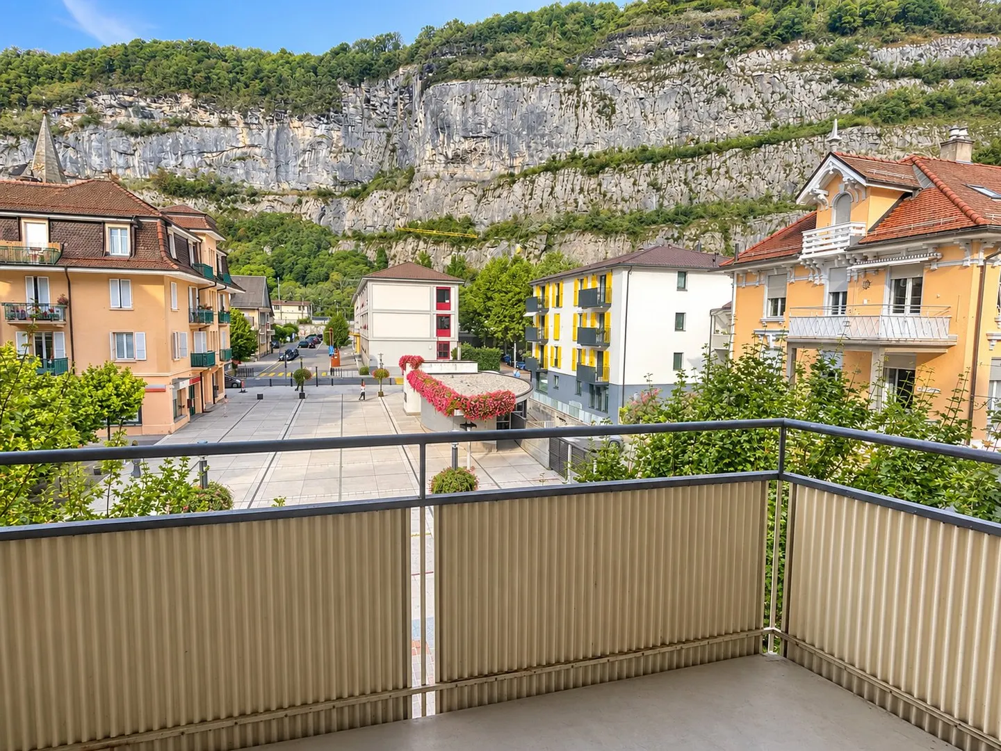 Renovated Apartment in Saint-Maurice - Photo 7 of 9