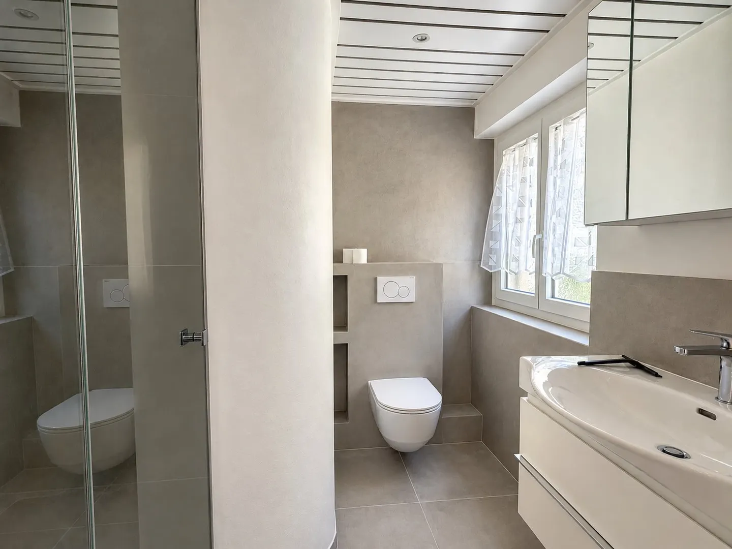 Renovated Apartment in Saint-Maurice - Photo 5 of 9