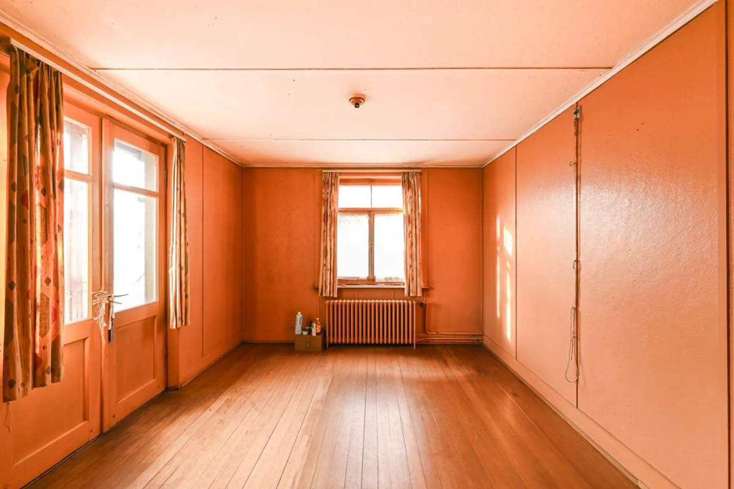 Historical Property with Potential in Central Location - Photo 2 of 7