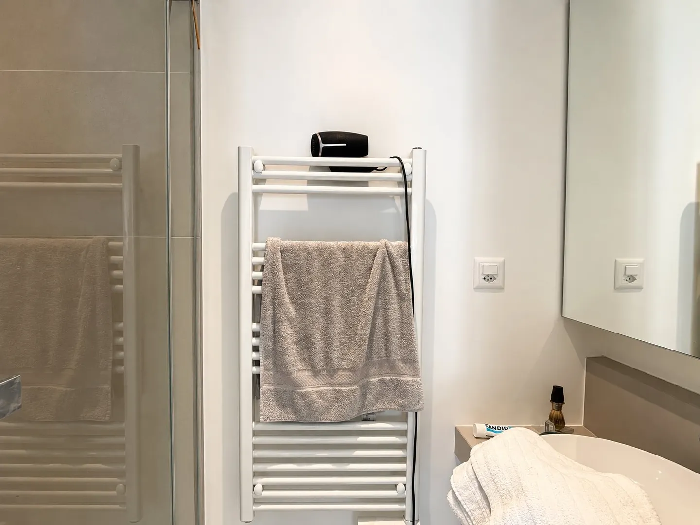 Renovated Apartment in Saint-Maurice - Photo 8 of 9