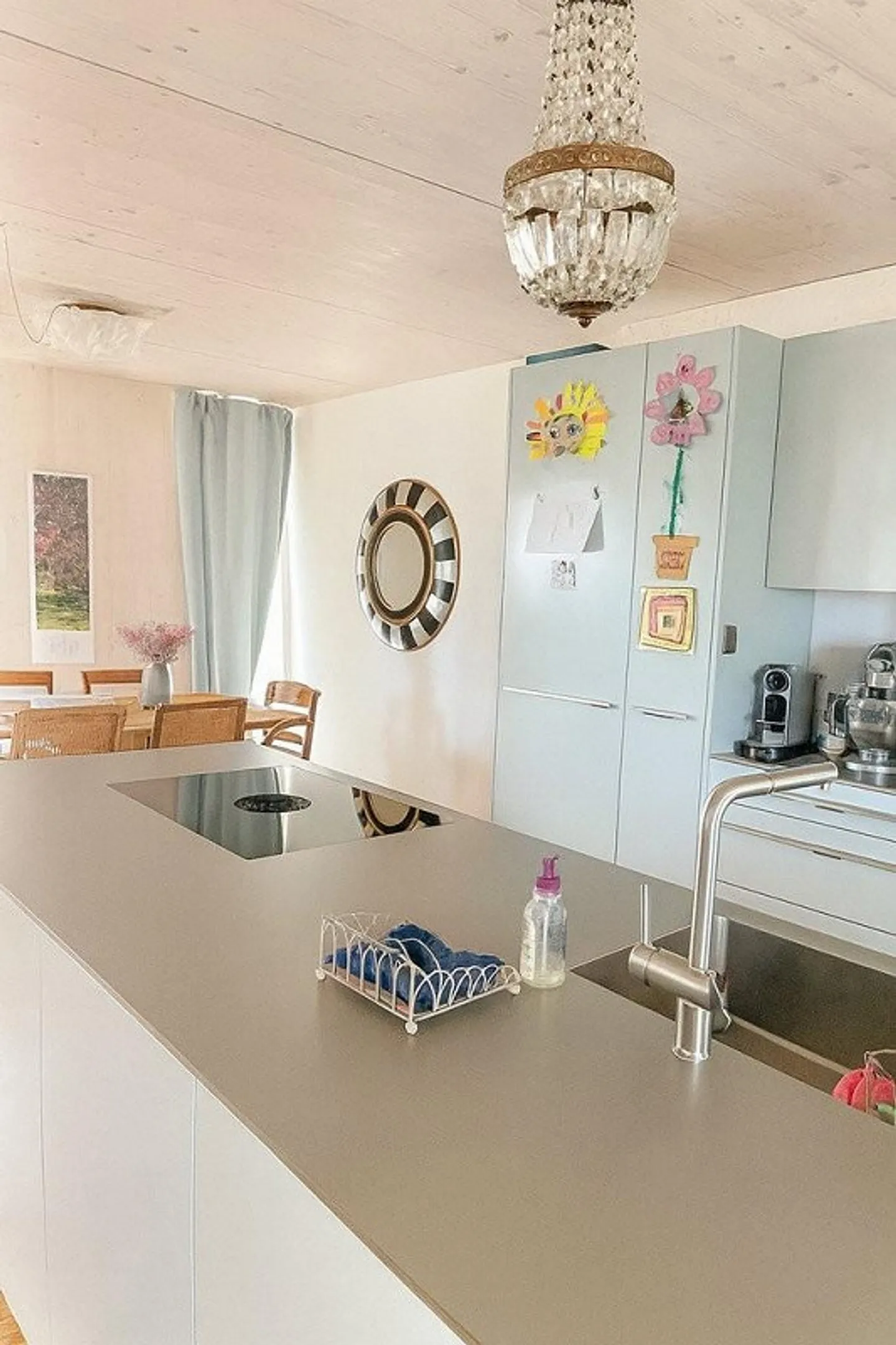 3-storey 6.5-room terraced house in Herrenschwanden - Photo 2 of 12