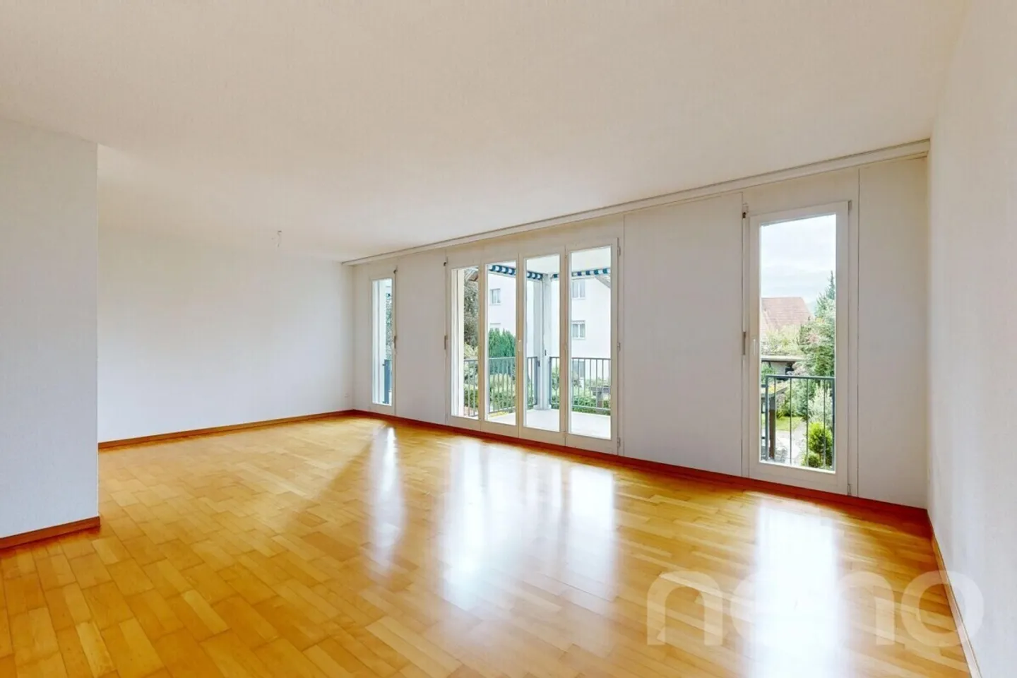 Bright 3.5 Room Apartment with Balcony and Underground Garage in Lupfig AG - Photo 3 of 12
