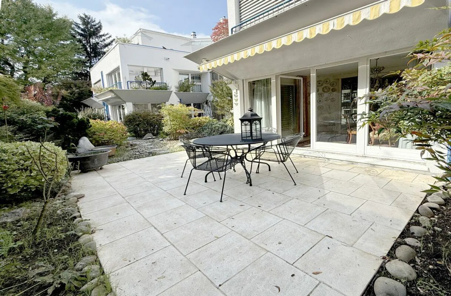 SUPER EMPLACEMENT - SUPERBE APPARTEMENT - INTÉRIEUR DE HAUTE QUALITÉ - JARDIN DE RÊVE - Photo 1 sur 13
