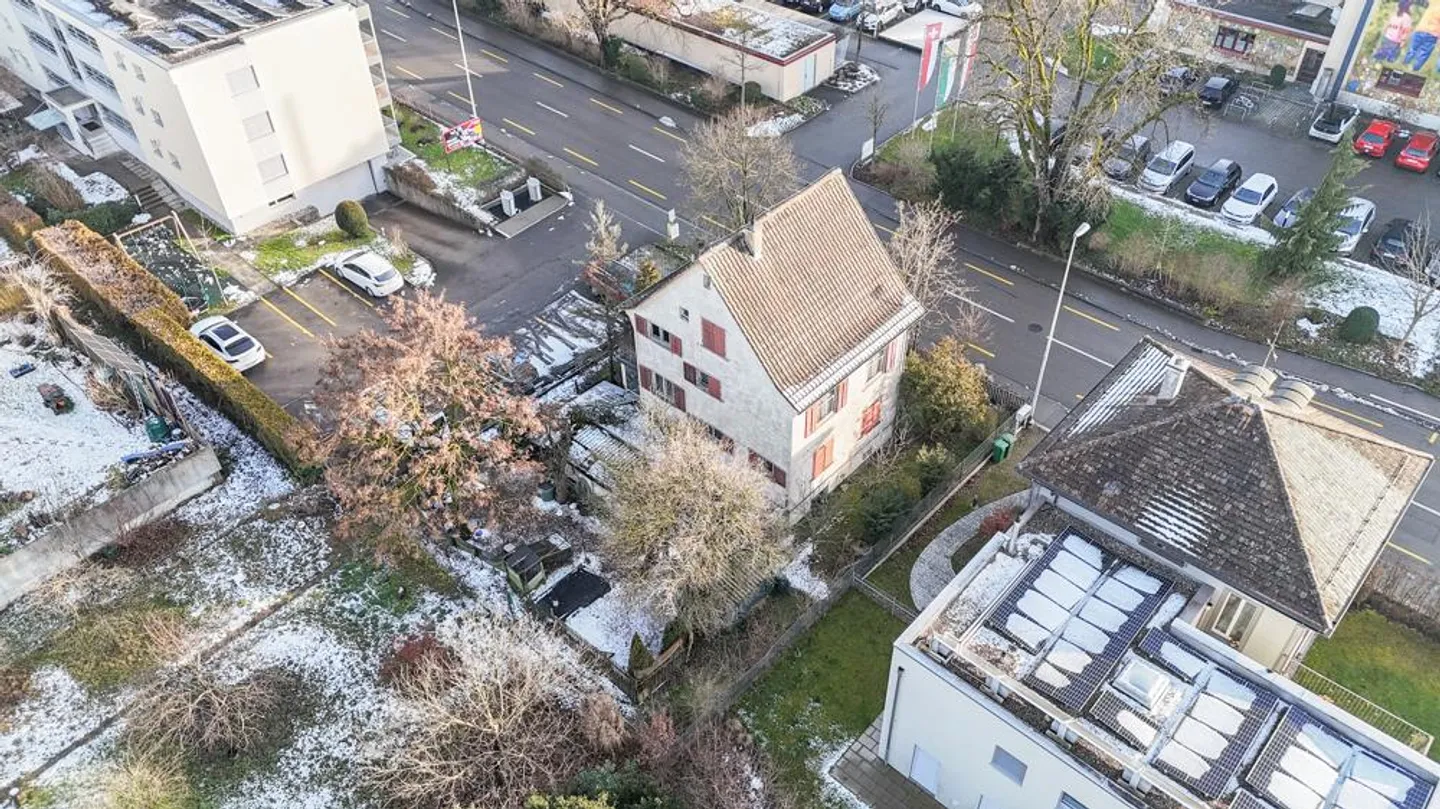 Historical Property with Potential in Central Location - Photo 4 of 7