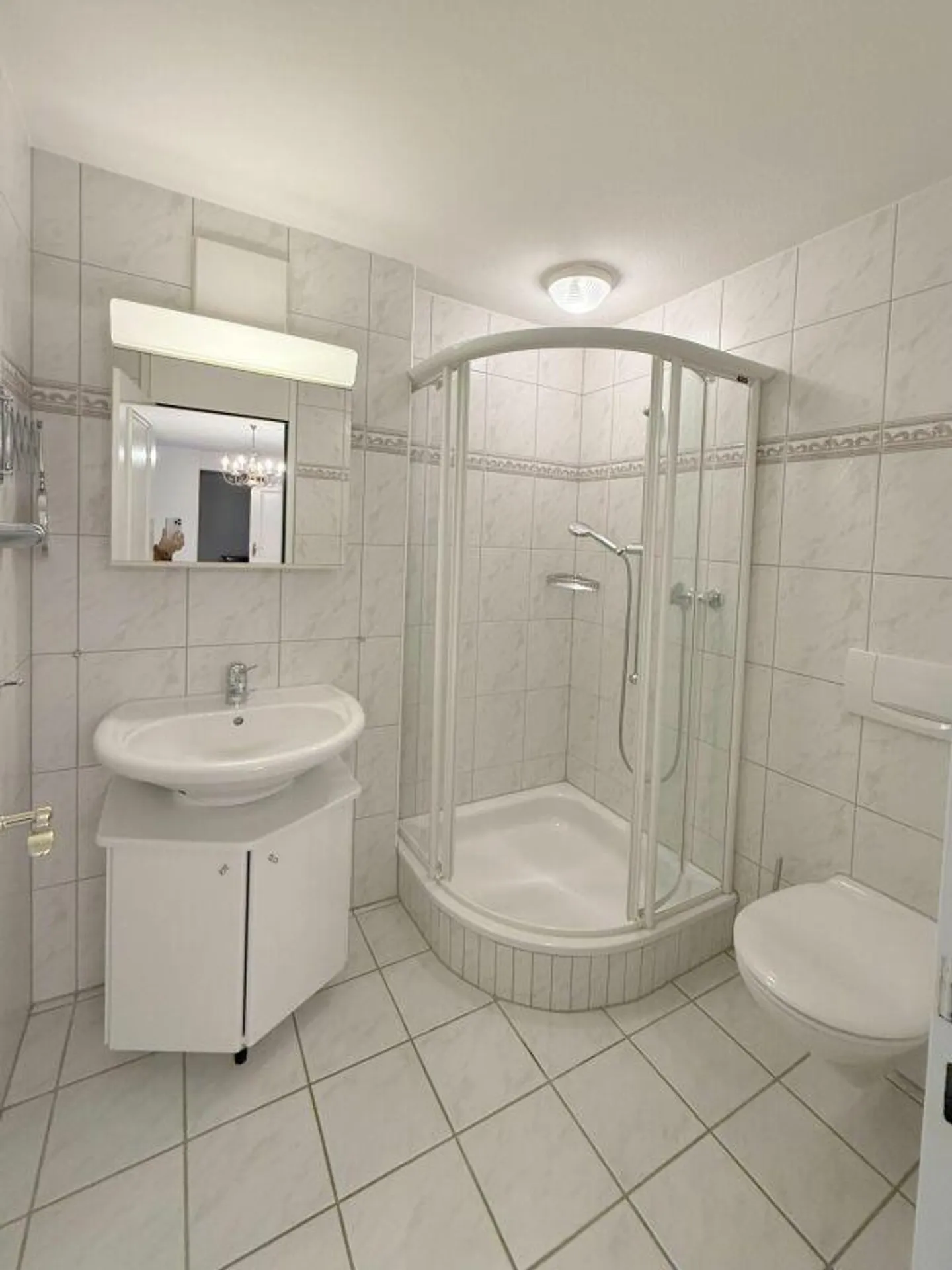 SUPER EMPLACEMENT - SUPERBE APPARTEMENT - INTÉRIEUR DE HAUTE QUALITÉ - JARDIN DE RÊVE - Photo 11 sur 13