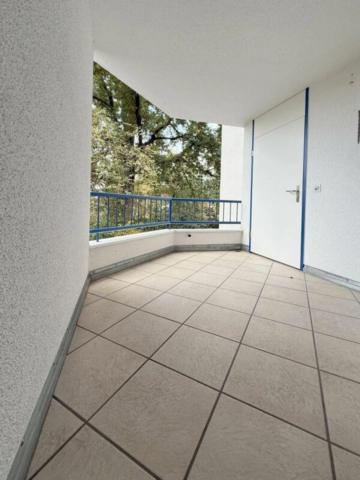SUPER EMPLACEMENT - SUPERBE APPARTEMENT - INTÉRIEUR DE HAUTE QUALITÉ - JARDIN DE RÊVE - Photo 12 sur 13