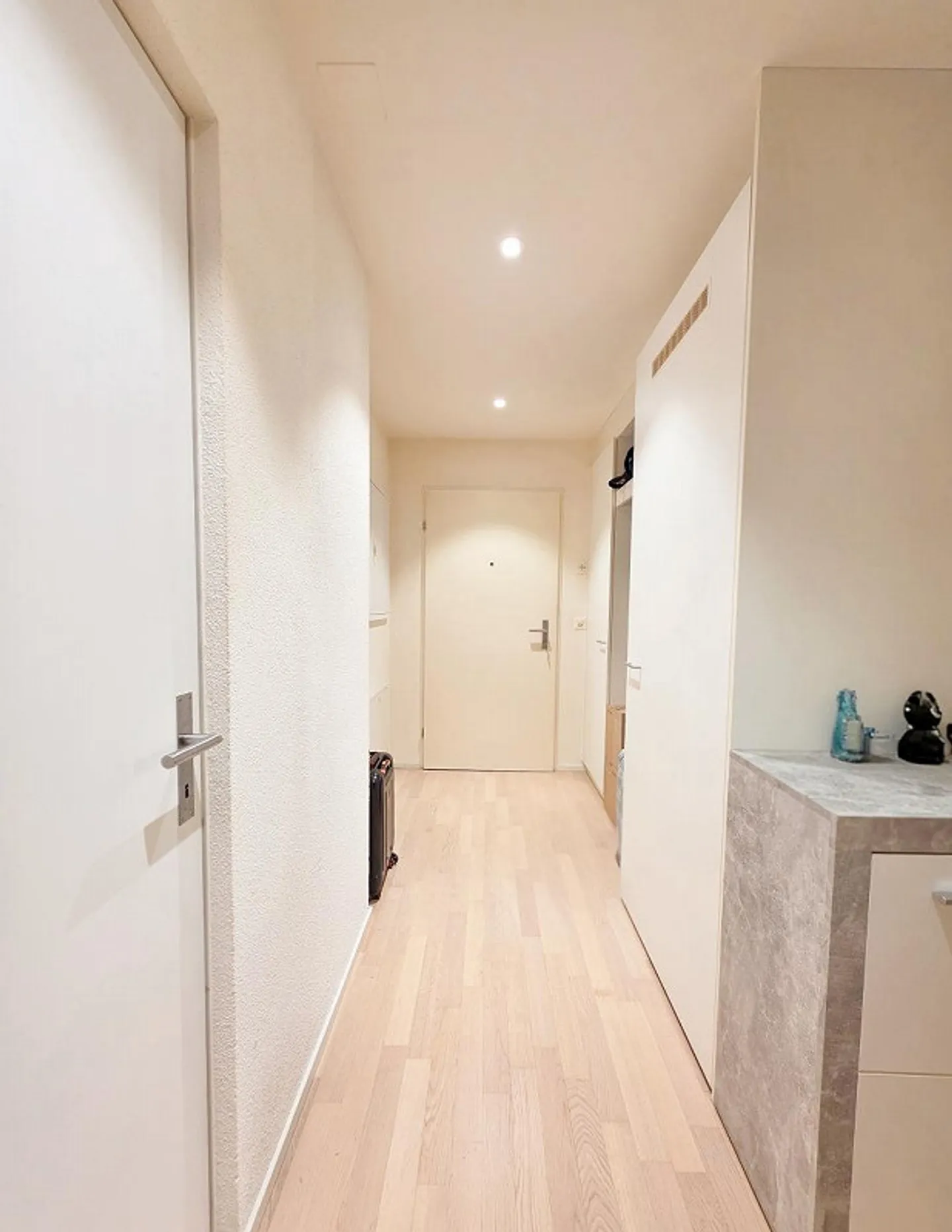 Appartement moderne de 2,5 pièces dans un emplacement idéal - Photo 7 sur 10