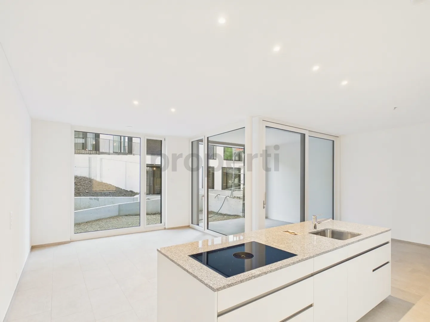 Première occupation; appartement de 3,5 pièces dans un standard de propriété - Photo 1 sur 12