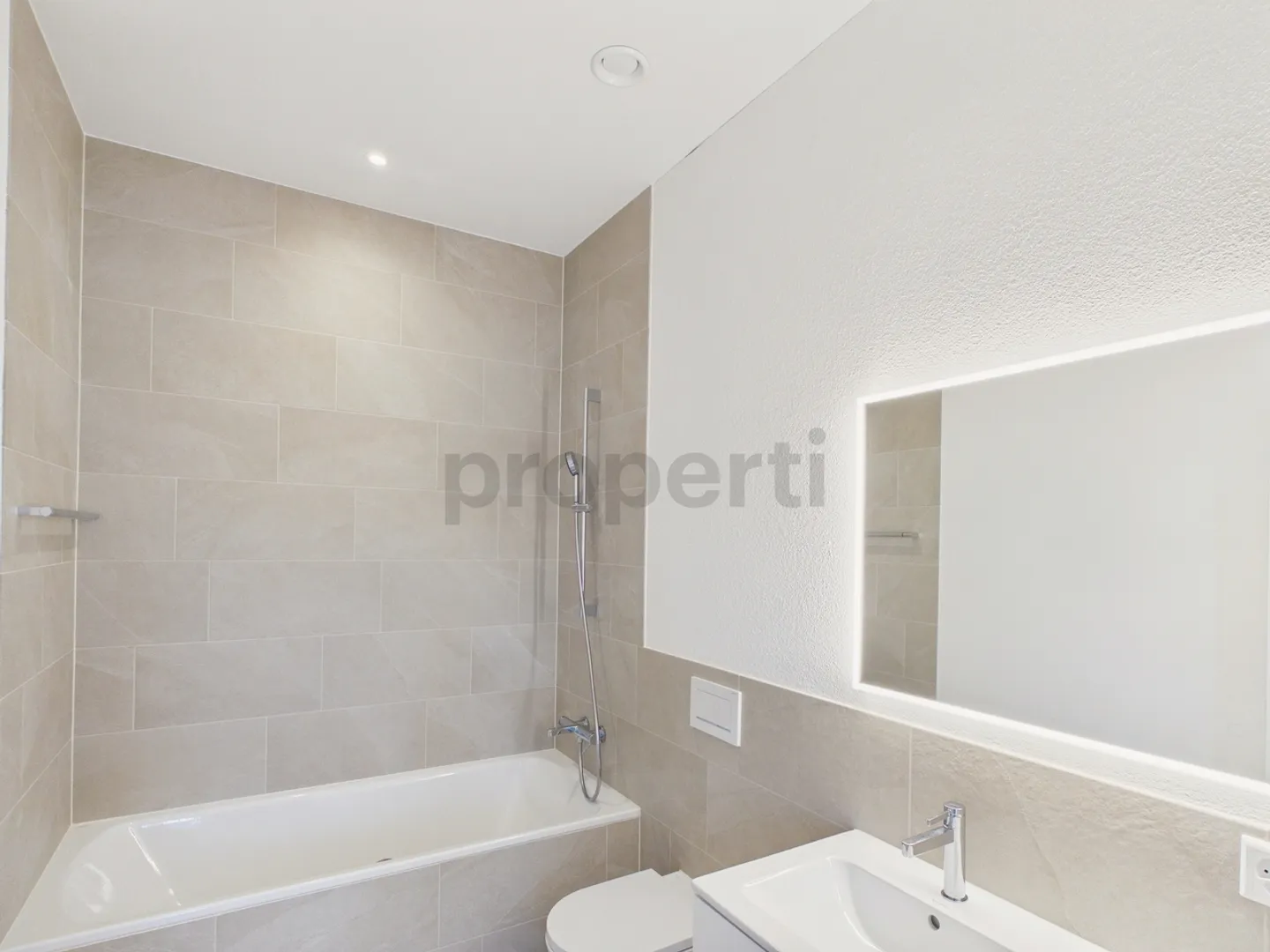 Première occupation; appartement de 3,5 pièces dans un standard de propriété - Photo 10 sur 12