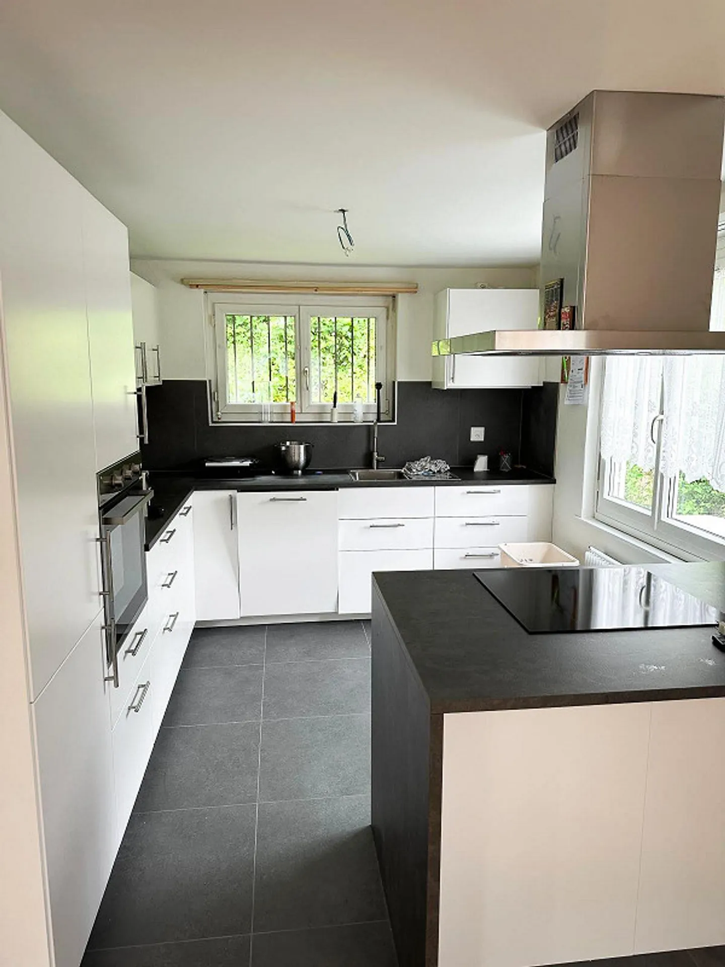 Ihr neues Zuhause am sonnigen Südhang von Rümlingen - Foto 2 von 9