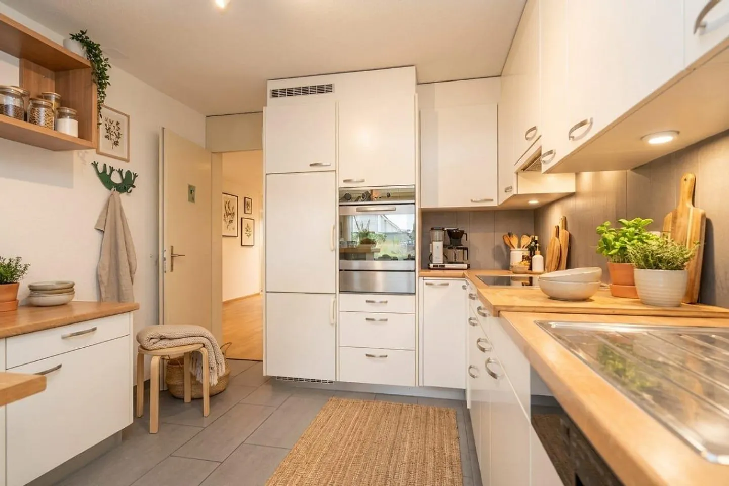 Ruhig, grün und sofort wohnbereit - 3.5-Zimmerwohnung in Bolligen - Photo 6 sur 13