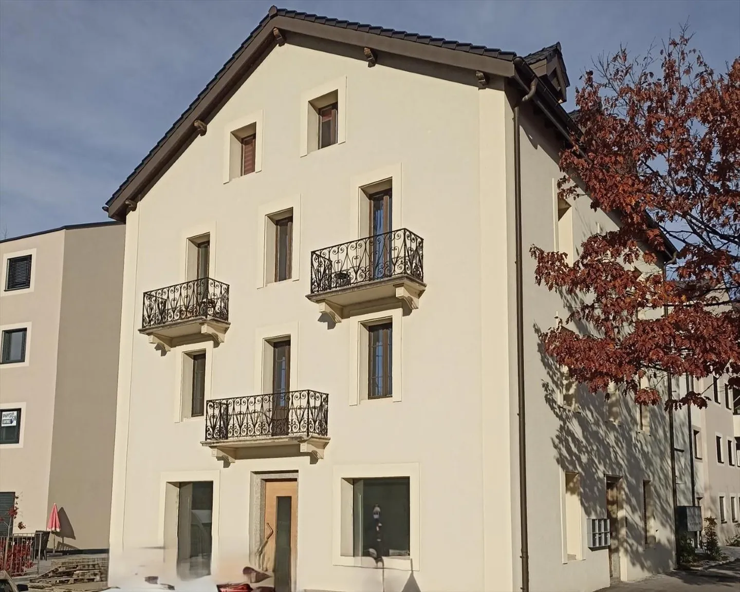 Beautiful furnished studio on the 2nd floor with a small balcony - Photo 1 of 6