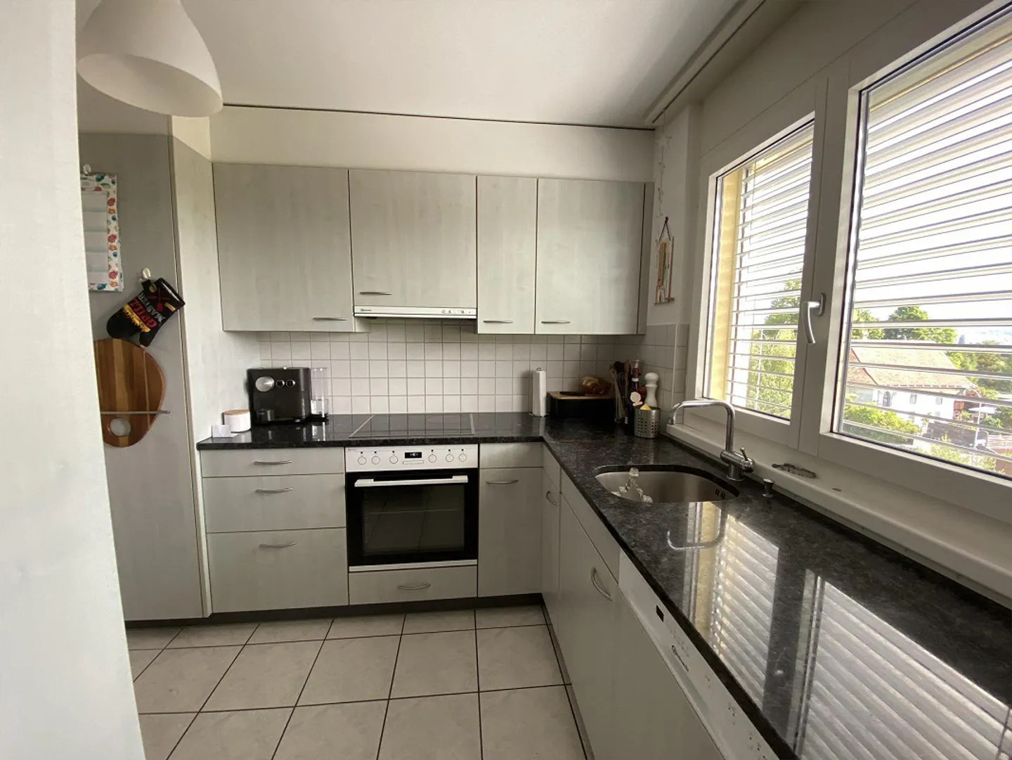 Sonnige 4.5 Zimmerwohnung im 2. Stock - Foto 3 von 10