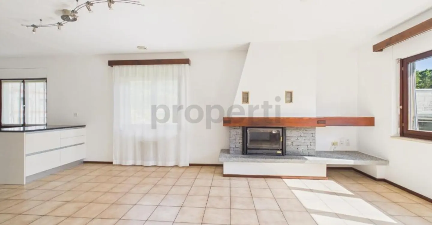 Appartamento di 4,5 locali con box auto in una casa bifamiliare - Foto 5 di 13