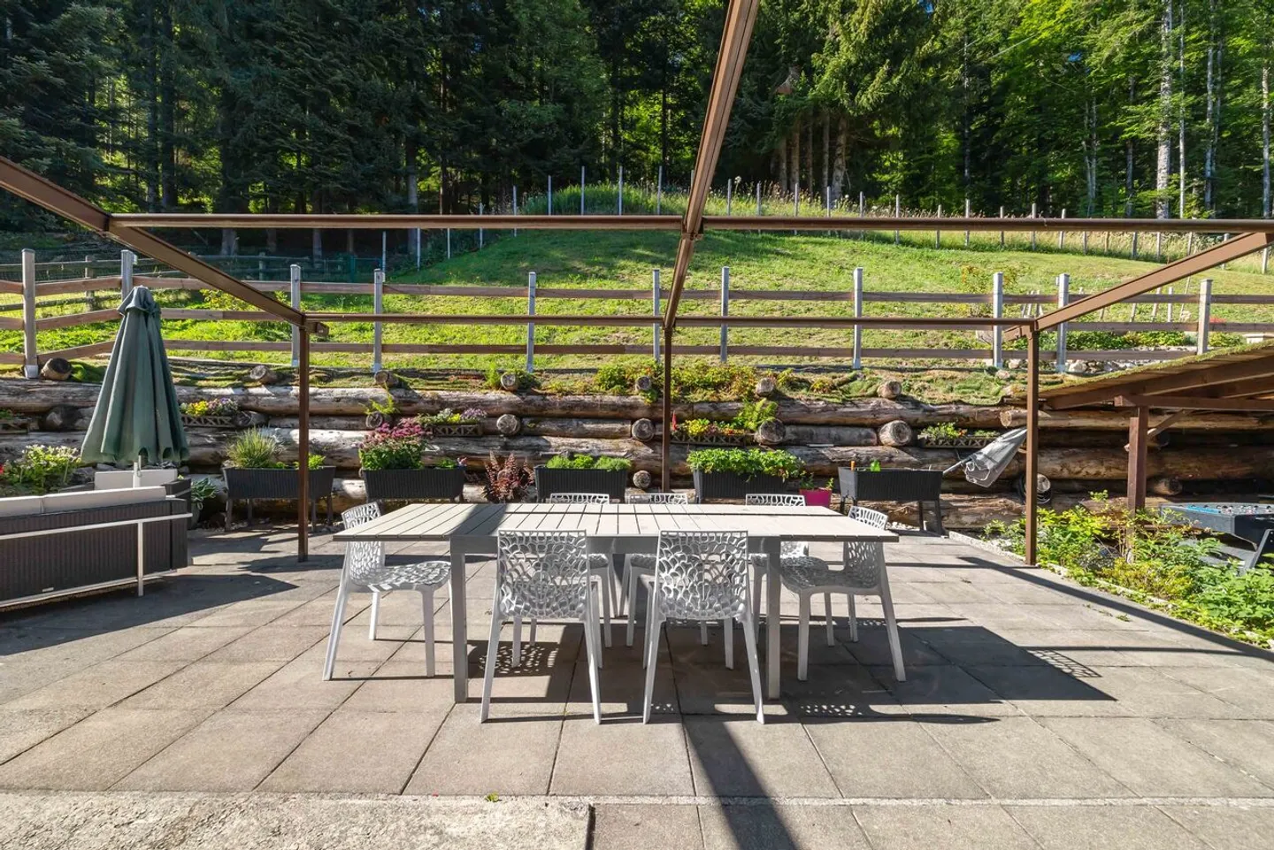 Stunning 8.5-room chalet in Paccots - Photo 2 of 33