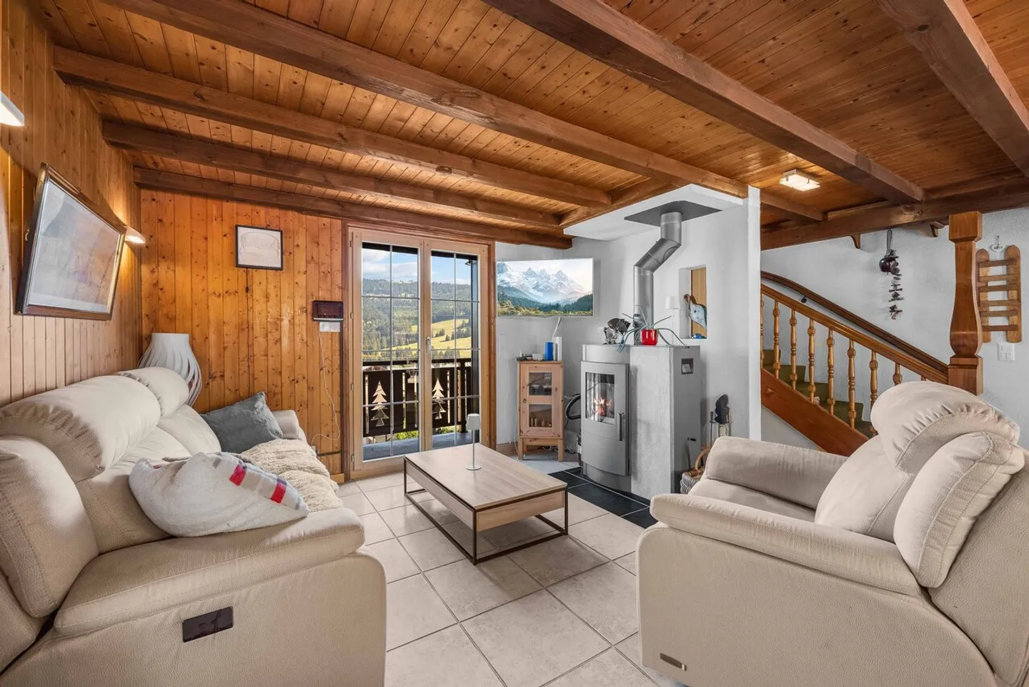 Stunning 8.5-room chalet in Paccots - Photo 3 of 33