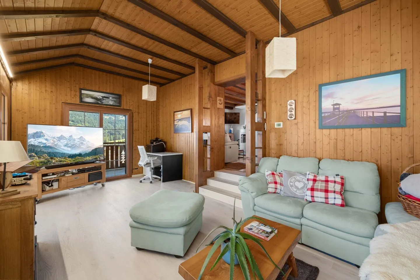 Stunning 8.5-room chalet in Paccots - Photo 6 of 33