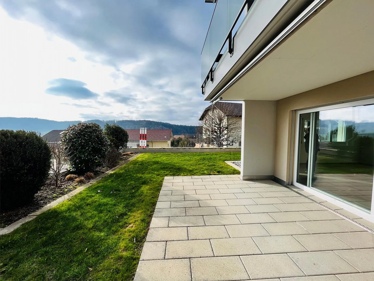 Appartement de jardin de rêve avec vue - Photo 2 sur 11