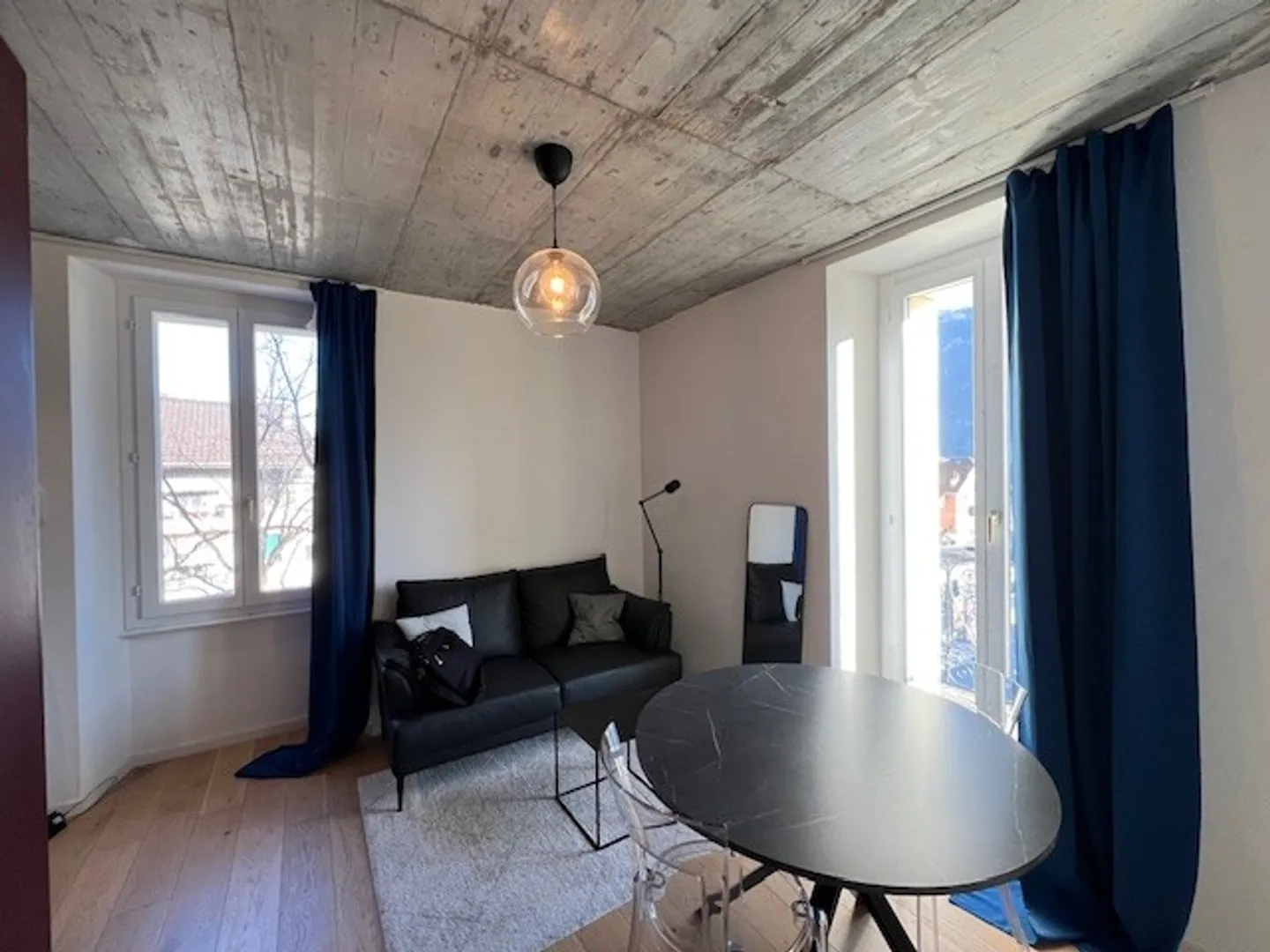 Beautiful furnished studio on the 2nd floor with a small balcony - Photo 4 of 6