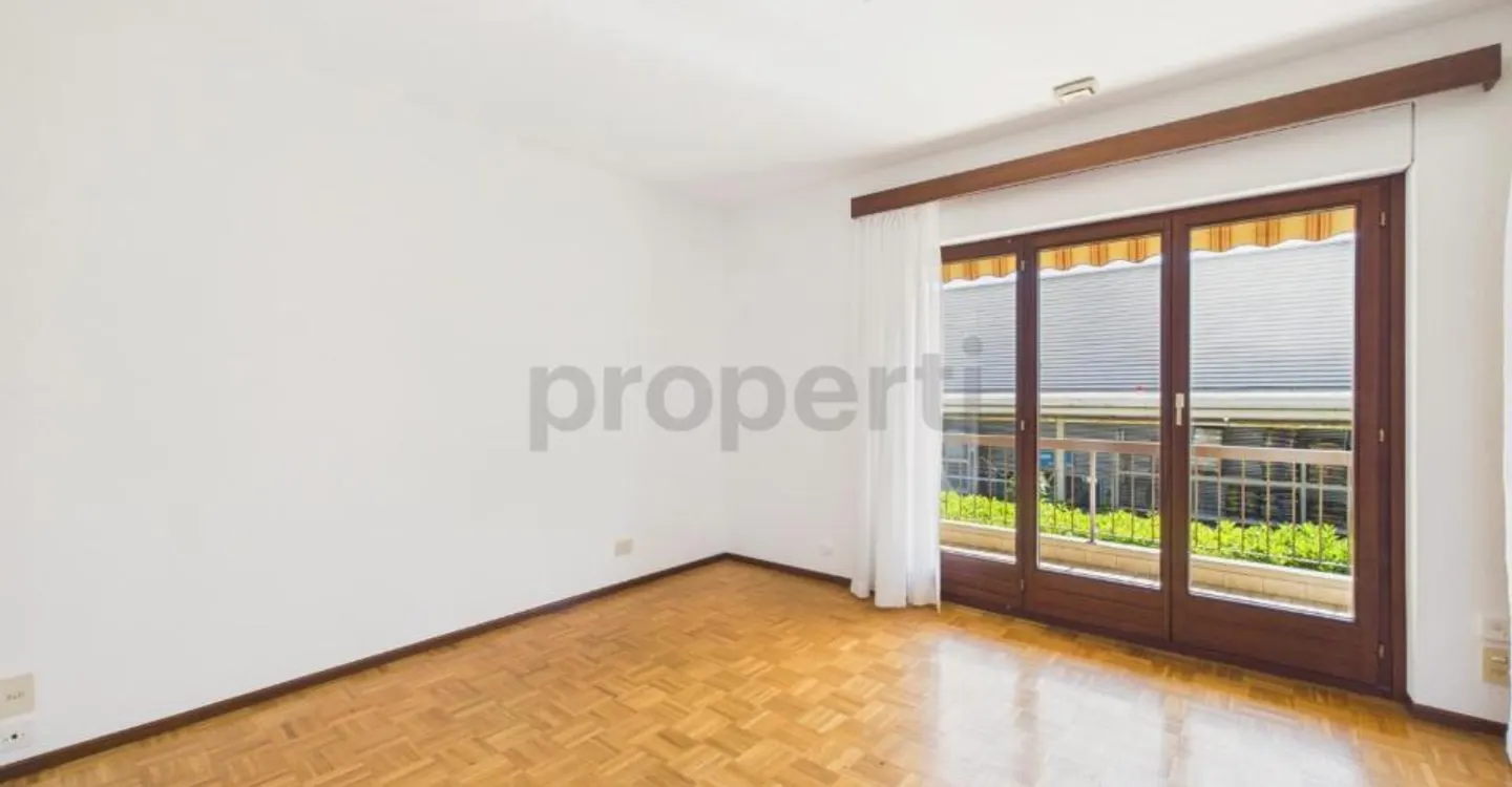 Appartamento di 4,5 locali con box auto in una casa bifamiliare - Foto 9 di 13