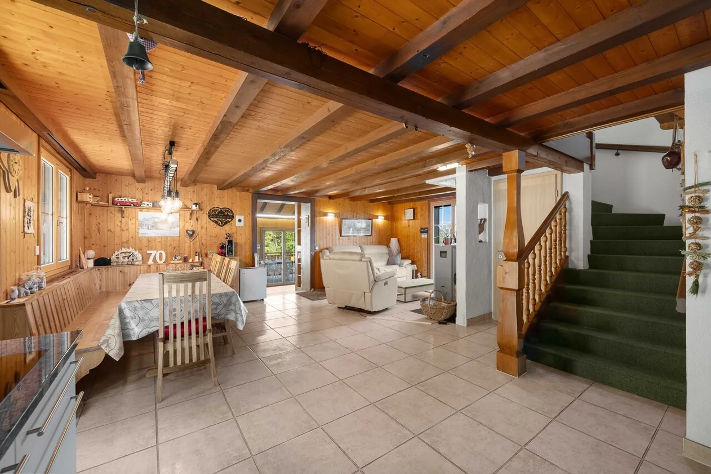 Stunning 8.5-room chalet in Paccots - Photo 5 of 33