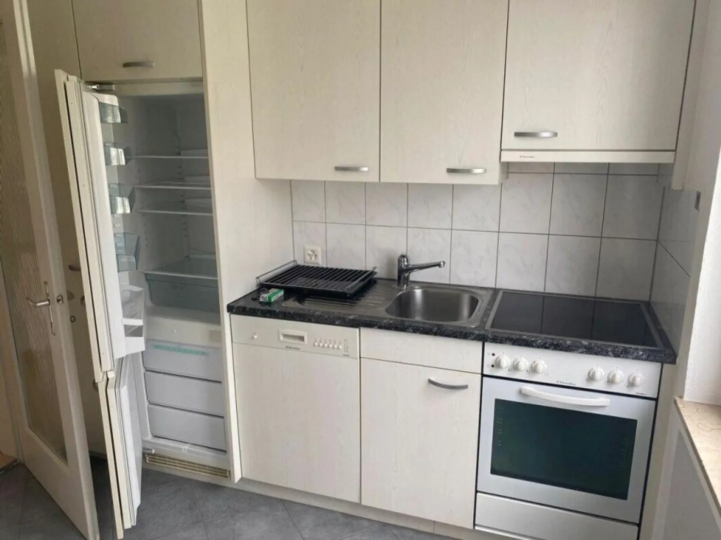 Preiswerte Wohnung mit Balkon im Herzen von Kreuzlingen - Foto 2 di 6