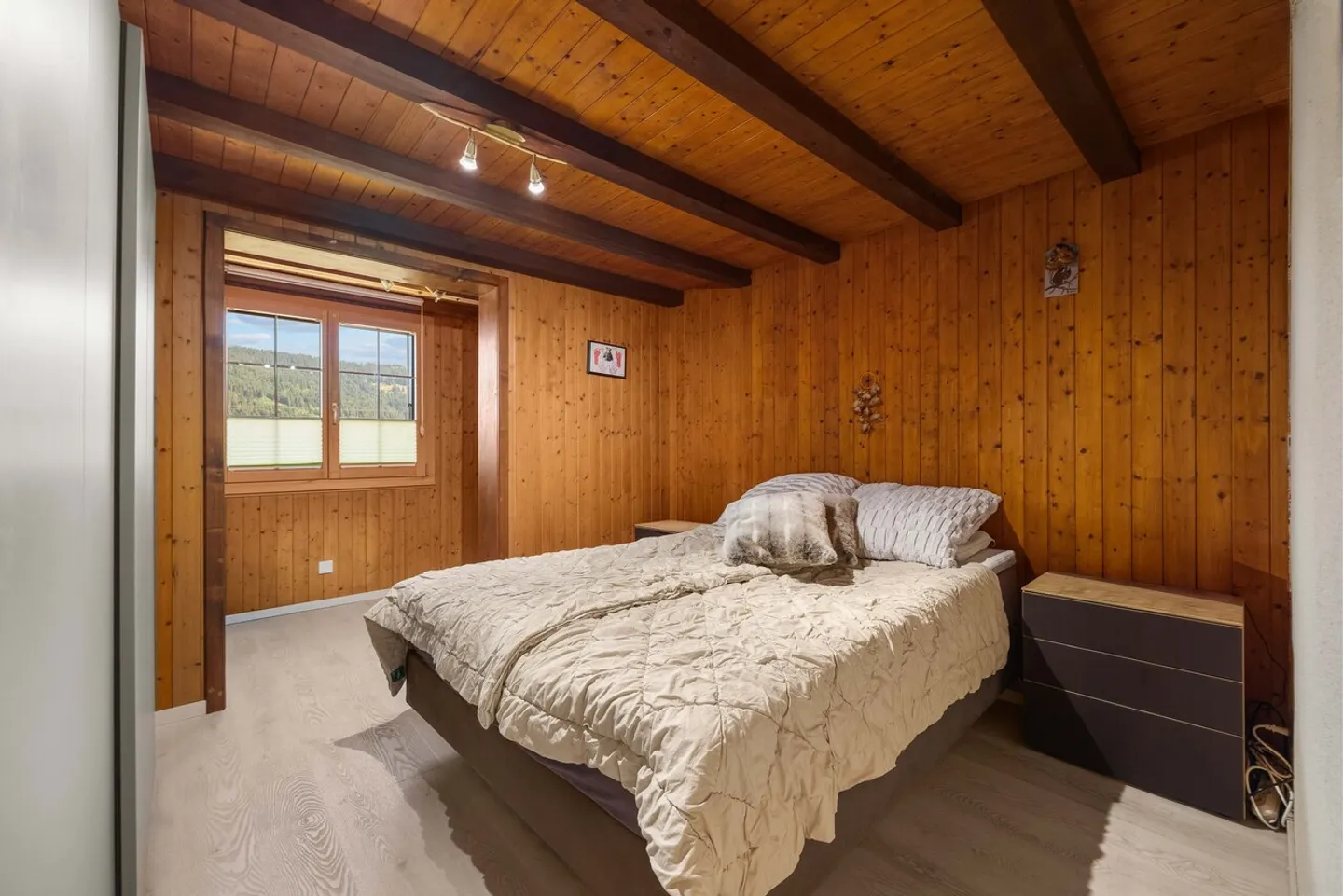 Stunning 8.5-room chalet in Paccots - Photo 9 of 33