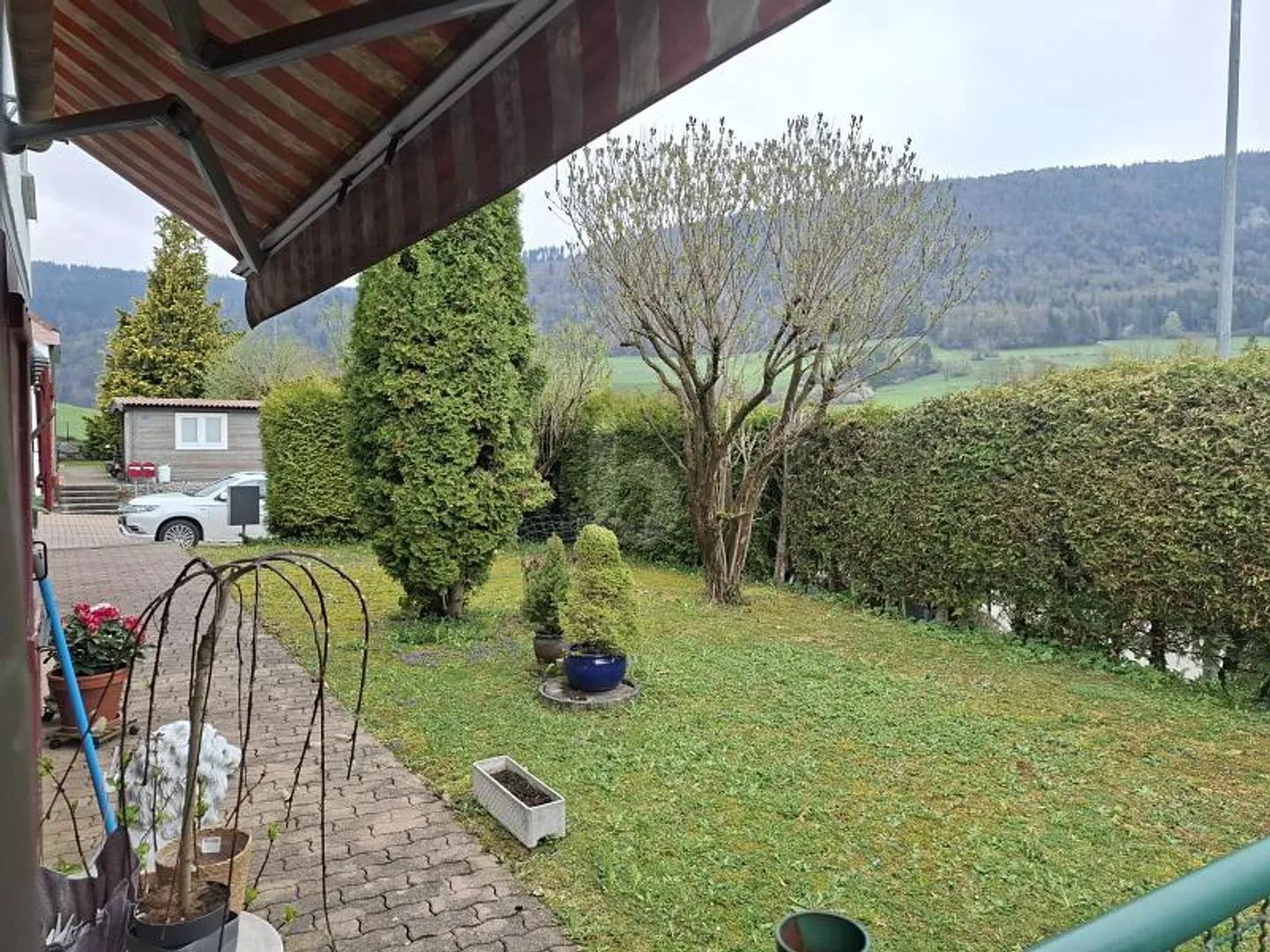 HELL, GERÄUMIG, MIT AUSSICHT - Foto 1 von 6