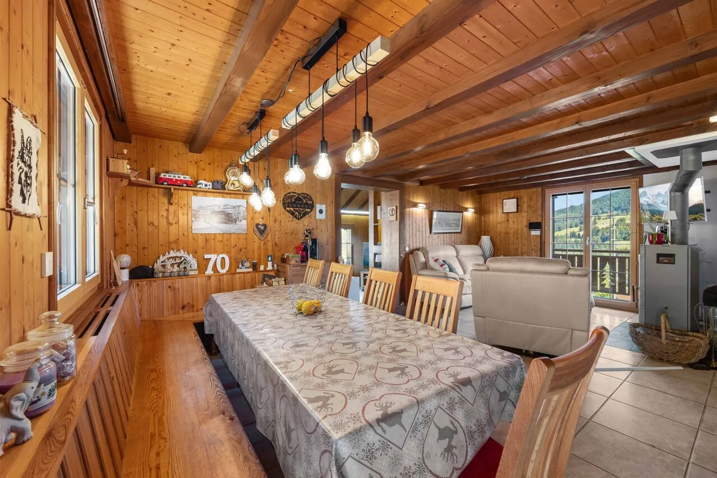 Stunning 8.5-room chalet in Paccots - Photo 11 of 33