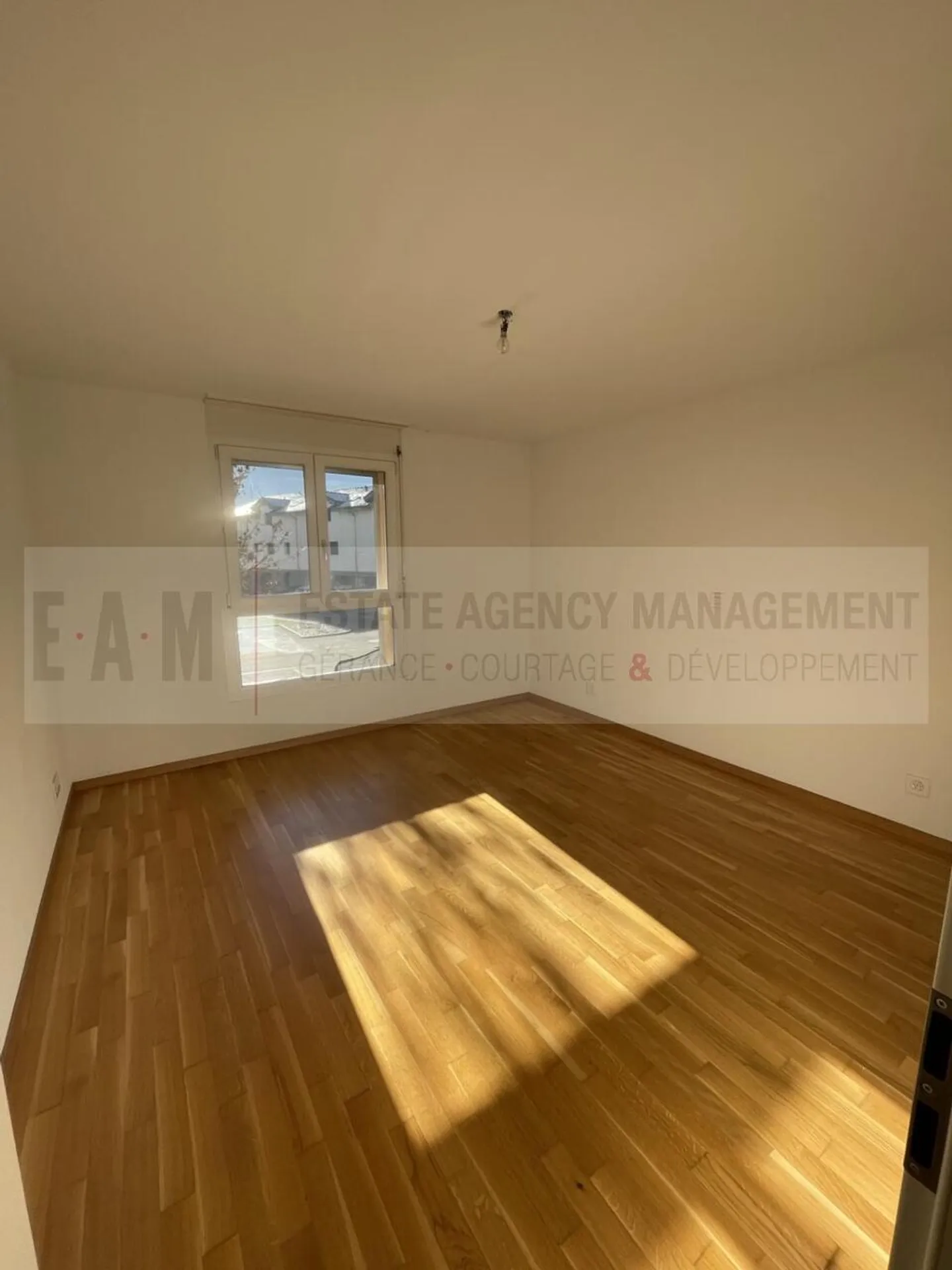 Apartment for rent - Photo 5 of 5