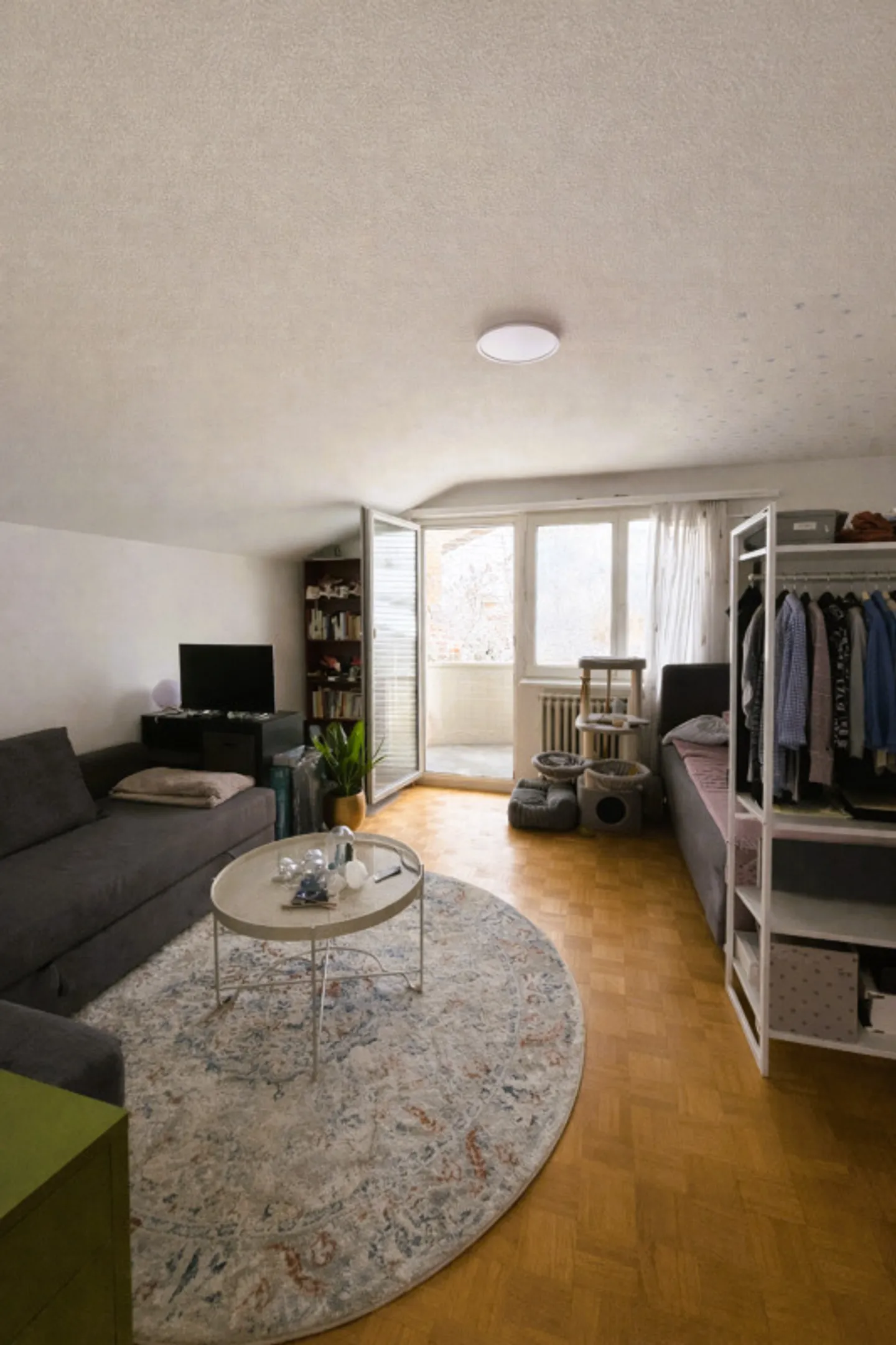 Charmant appartement sous les combles de 1,5 pièce avec balcon orienté au sud à Mörschwil (SG) - Photo 3 sur 6