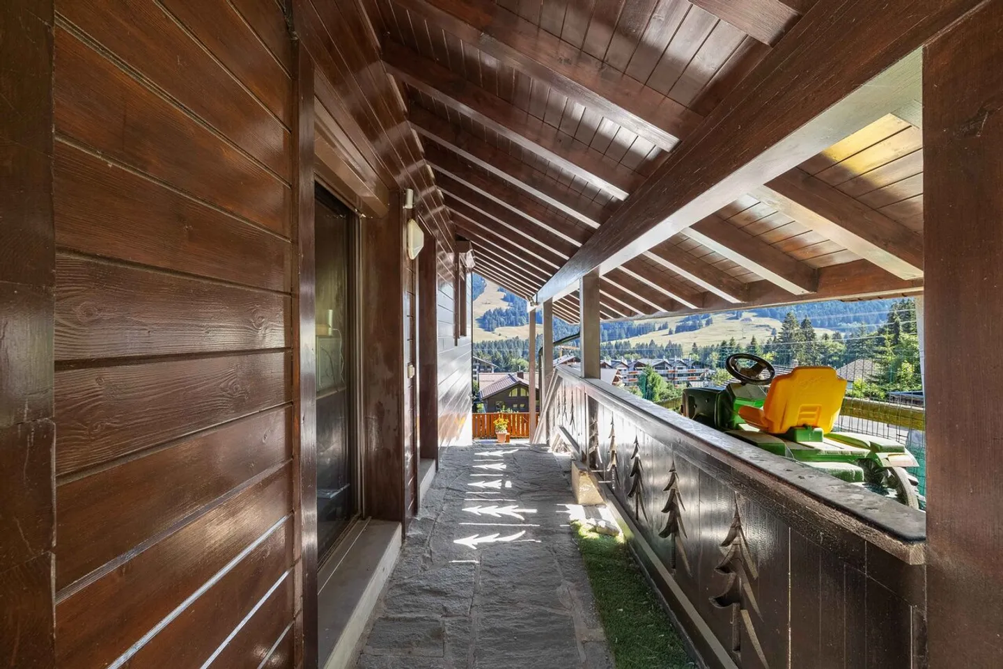 Stunning 8.5-room chalet in Paccots - Photo 20 of 33