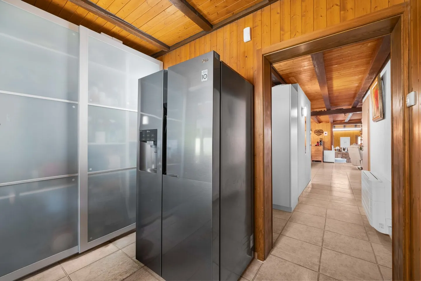 Stunning 8.5-room chalet in Paccots - Photo 21 of 33