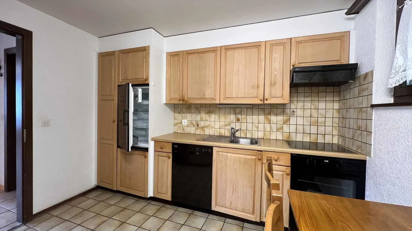 Superb opportunity, mixed-use building with numerous parking spaces! - Photo 10 of 13