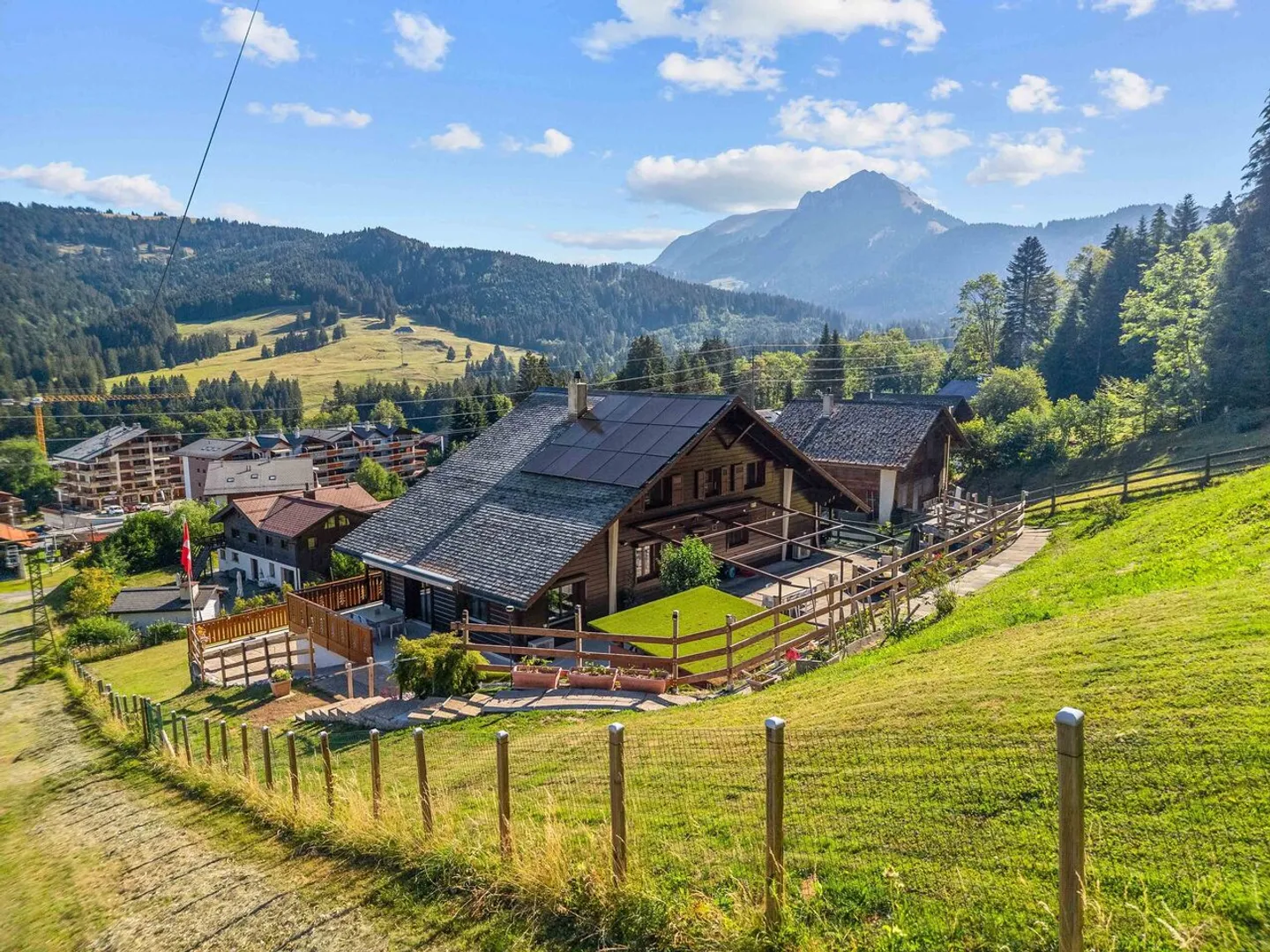 Stunning 8.5-room chalet in Paccots - Photo 28 of 33
