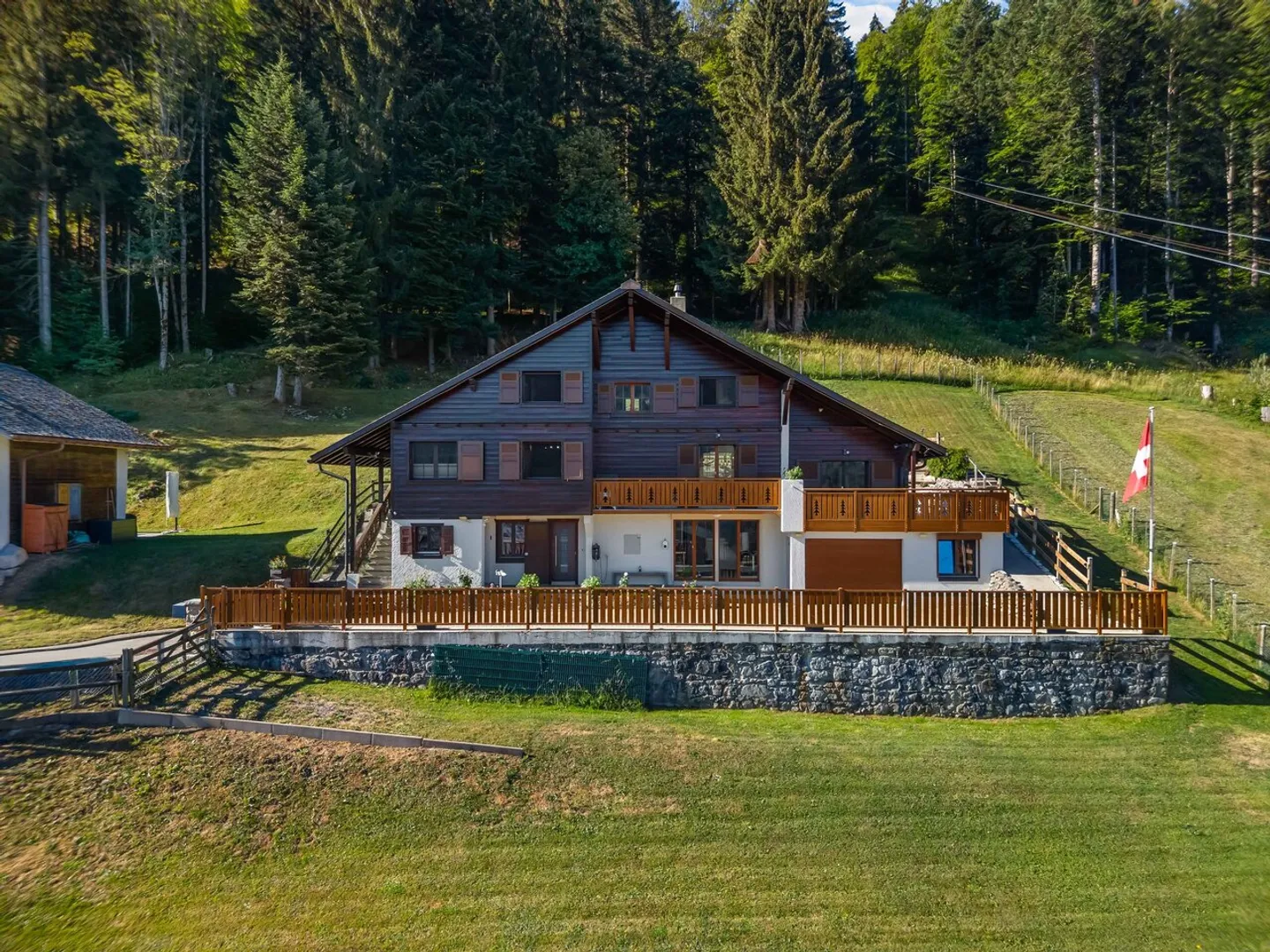 Stunning 8.5-room chalet in Paccots - Photo 32 of 33