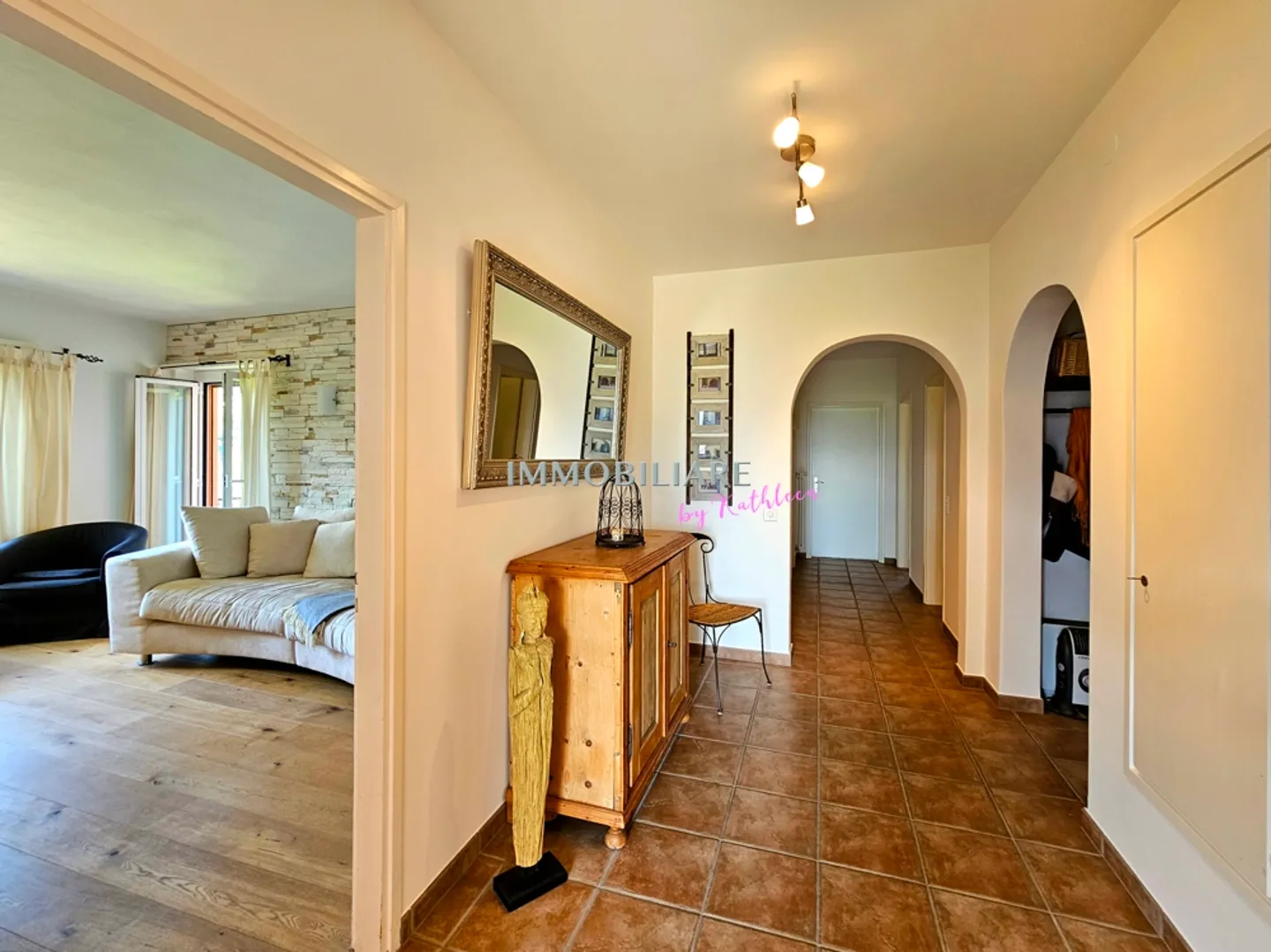 Charmantes Ferienhaus mit Weitblick bis über den See in sonniger, ruhi - Foto 10 von 13