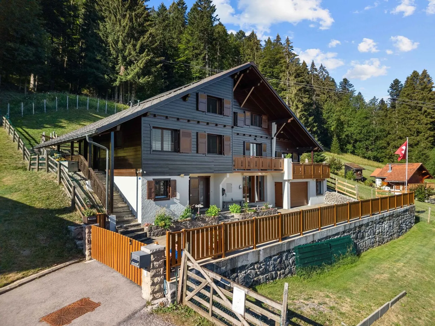 Stunning 8.5-room chalet in Paccots - Photo 31 of 33
