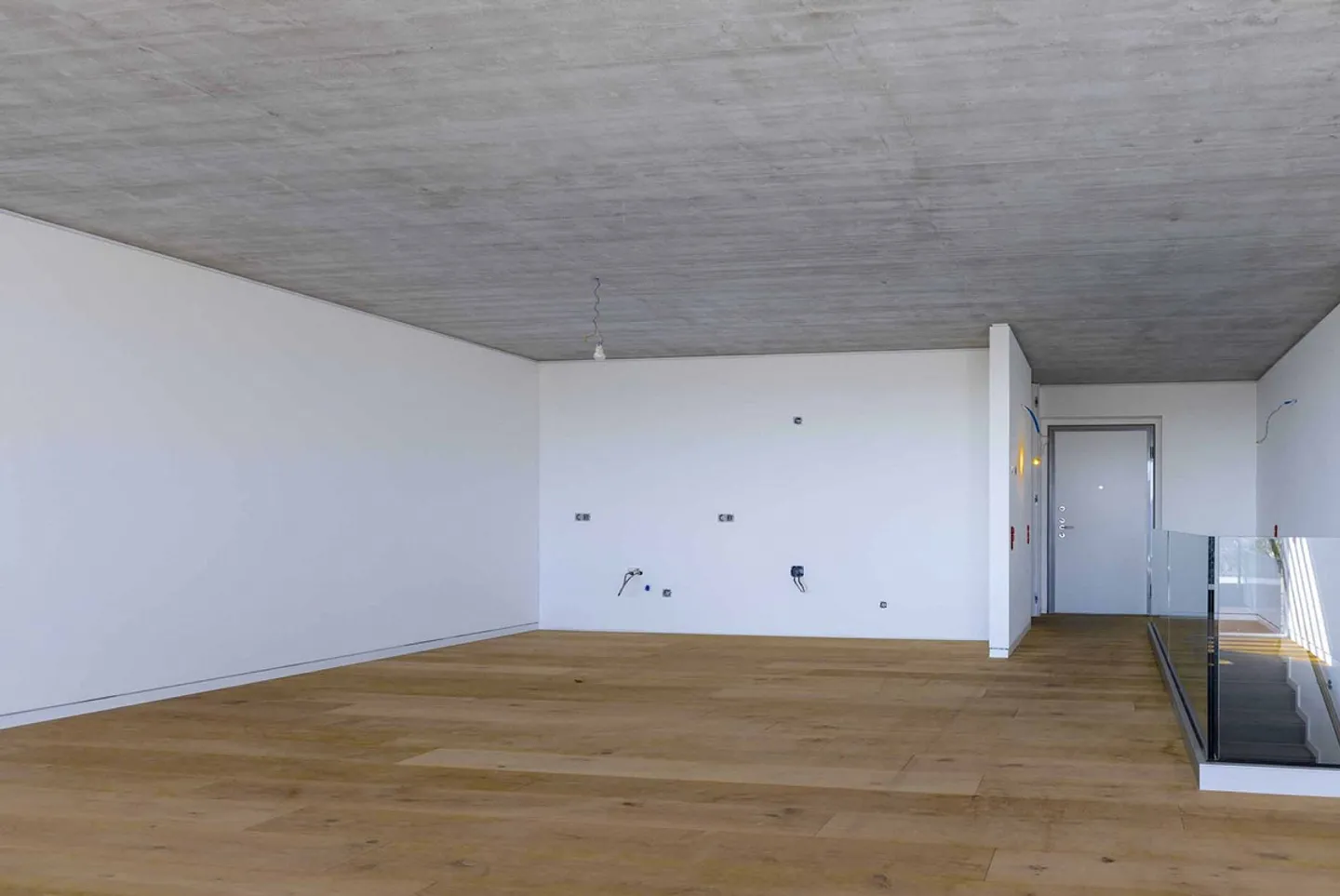 NOUVEAU DUPLEX 4.5 AVEC TERRASSES ET VUE PANORAMIQUE À MENDRISIO - Photo 4 sur 11