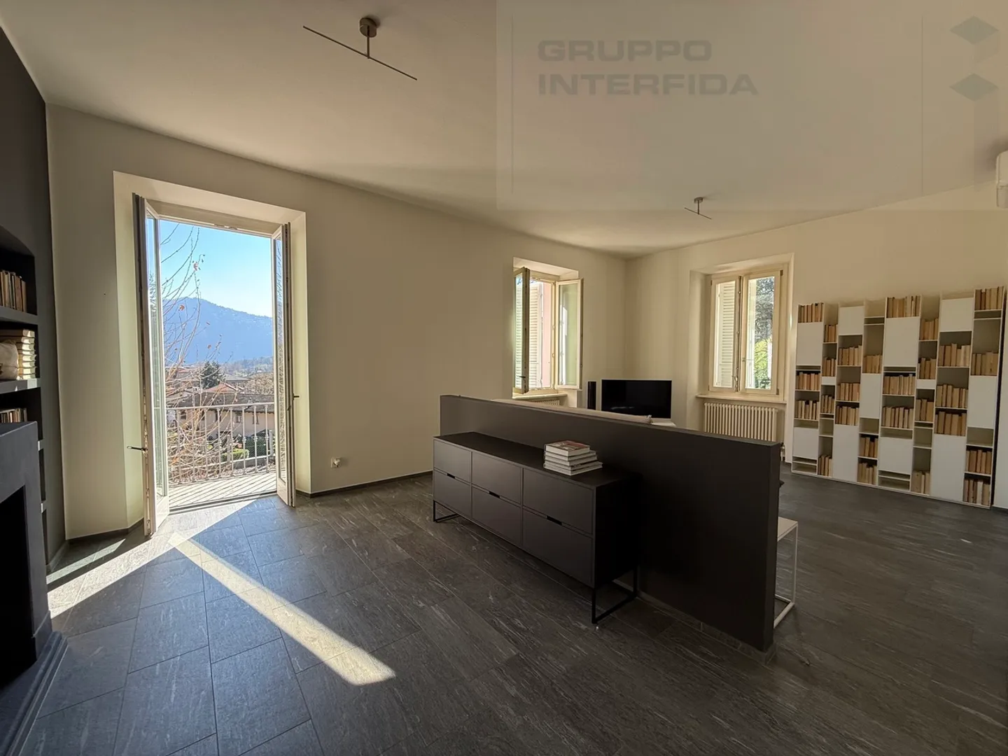 Casa con parco dopo ristrutturazione - Foto 10 di 13