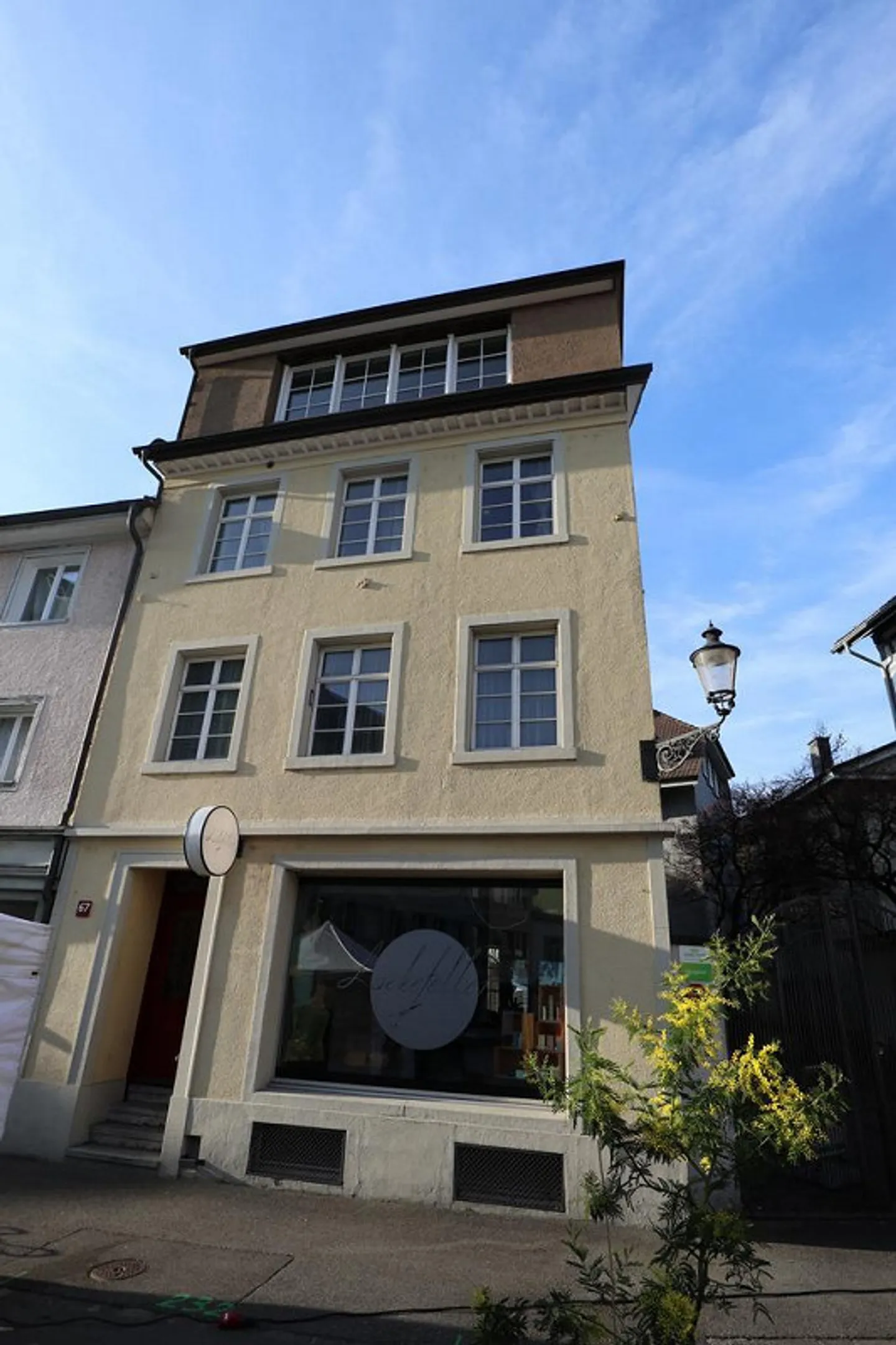 Charming 2.5-room apartment in the old town of Winterthur - Photo 1 of 9