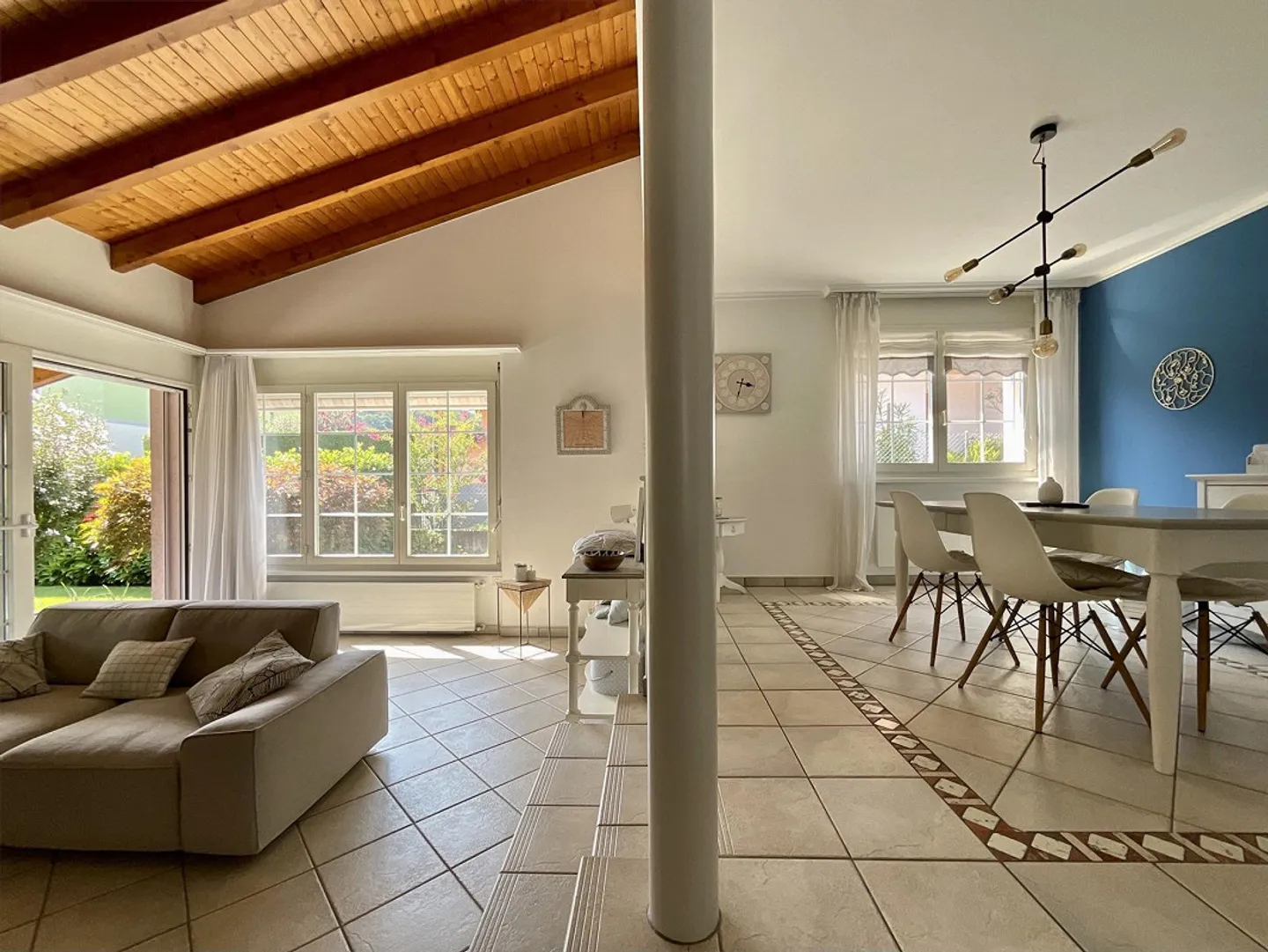 SAN PIETRO DI STABIO - WONDERFUL SINGLE-FAMILY HOUSE - Photo 1 of 13