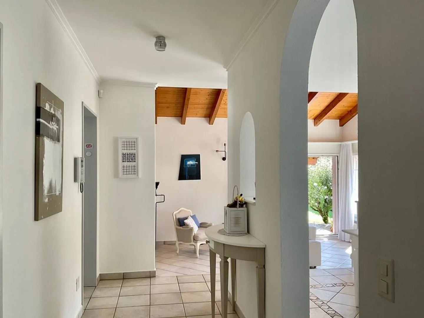 SAN PIETRO DI STABIO - WONDERFUL SINGLE-FAMILY HOUSE - Photo 3 of 13