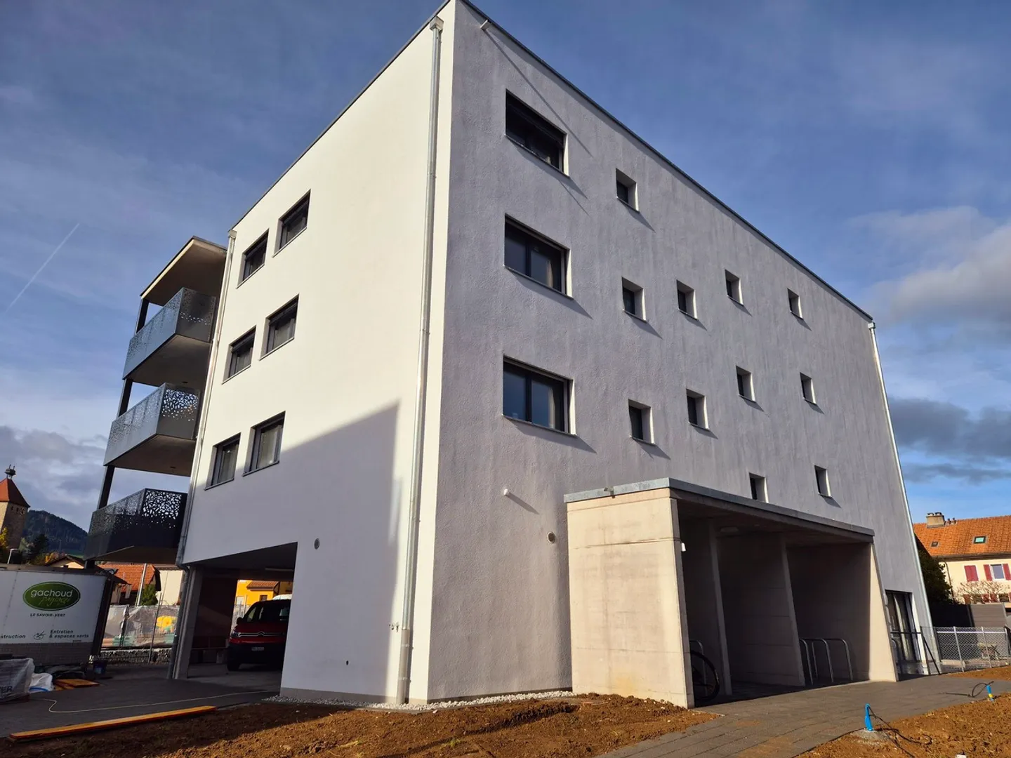 LA TOUR-DE-TRÊME / New studio - Photo 2 of 6