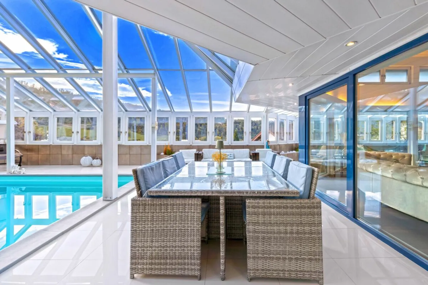 Casa di design extravagante - Lo stile di vita incontra il fascino della villa - Foto 2 di 11